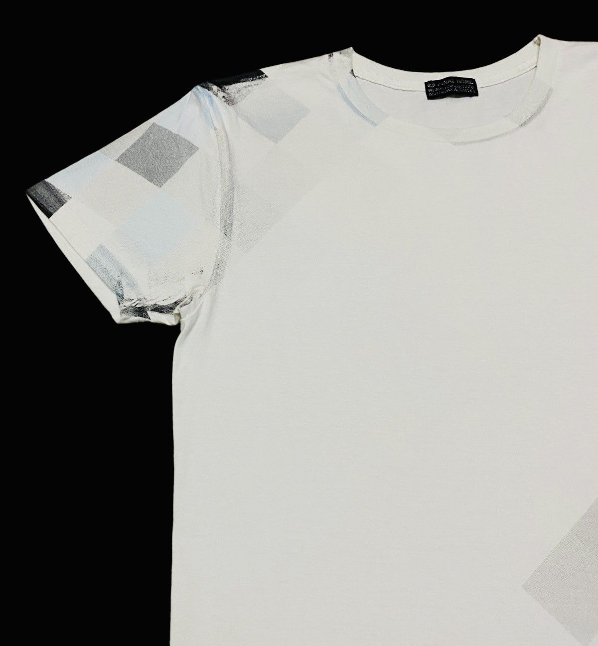 Final Home × Vintage Vintage Japanese Brand Final Home T-Shirt 2000s Size US S / EU 44-46 / 1 - 3 Thumbnail