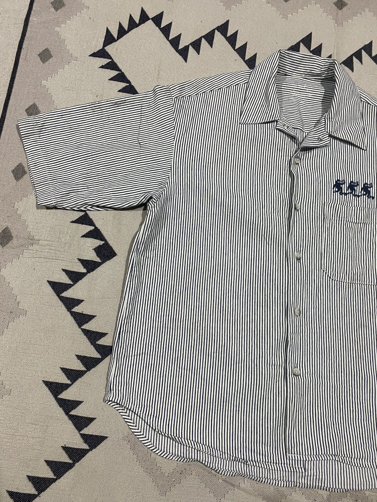 Tony Hawk 2000s GU X TONY HAWK WORKWEAR BUTTON UP SPELLOUT ON BACK Size US L / EU 52-54 / 3 - 3 Thumbnail