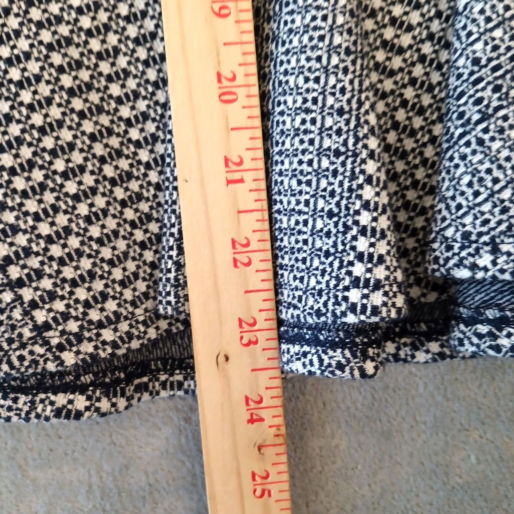 Banana Republic Banana Republic Blue Geometric Knit Lined Ruffle Accent Pencil Skirt Size 4 Size 27" / US 4 / IT 40 - 4 Thumbnail