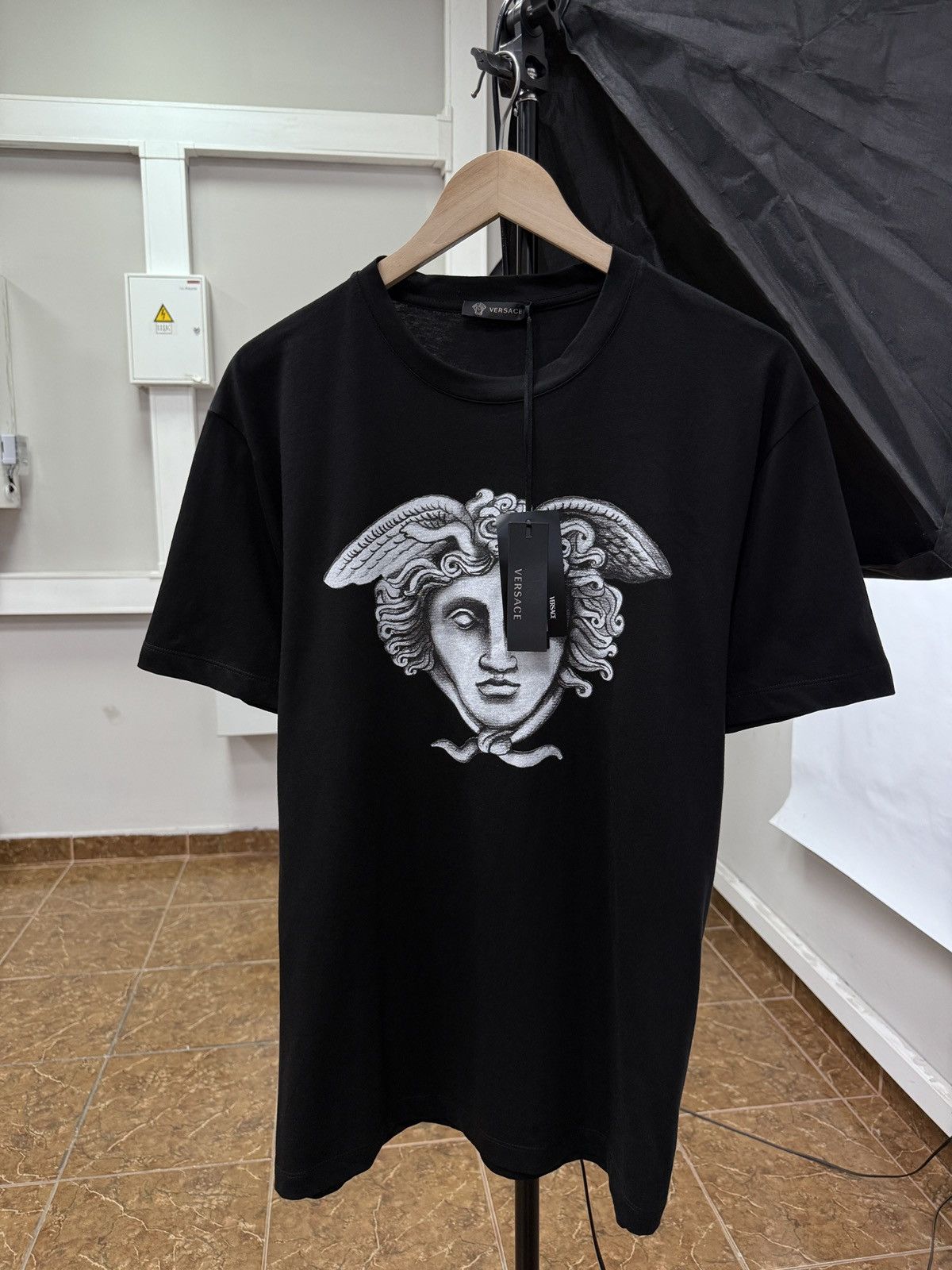 Versace ❗️NEW 🇮🇹 Versace Medusa Portrait T-Shirt Made in Italy Rare Size US XL / EU 56 / 4 - 1 Thumbnail