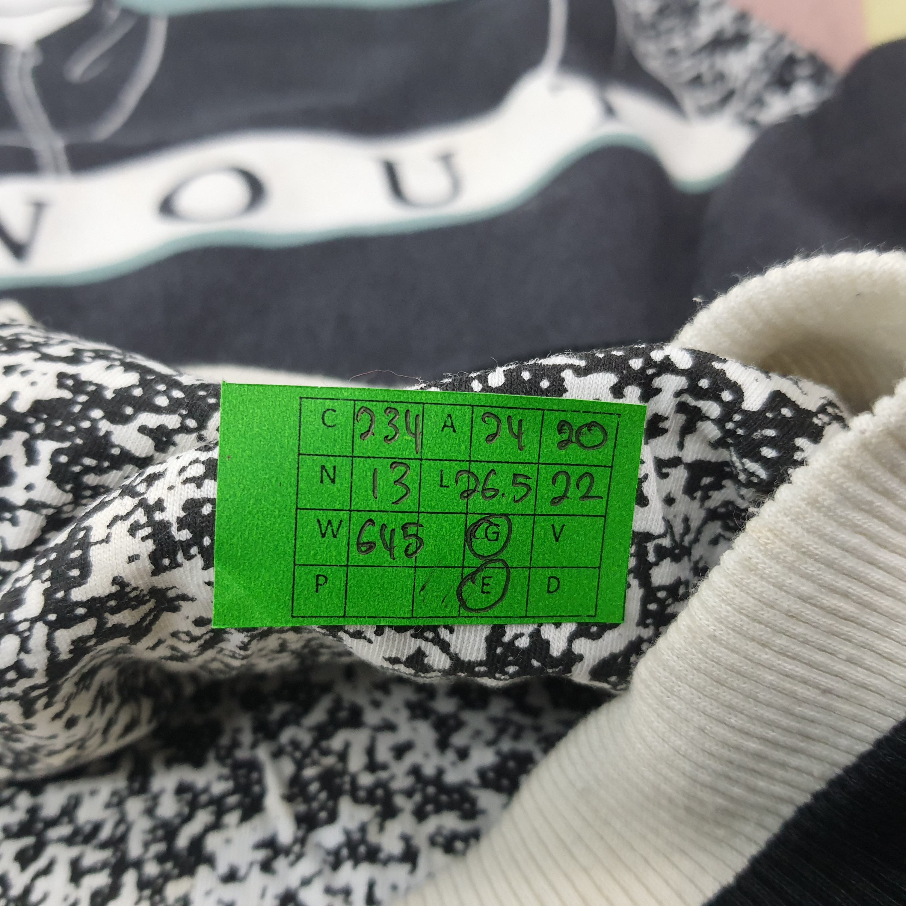 Vintage Vintage BLOWOUT Fall Collection Art Sweatshirt C234N13 Size US L / EU 52-54 / 3 - 8 Thumbnail
