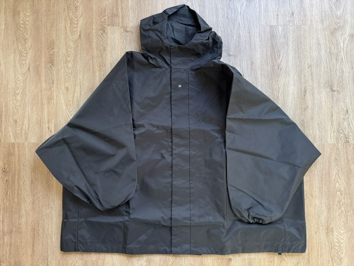 Balenciaga × Gap × Yeezy T Cut Parka Size US L / EU 52-54 / 3 - 1 Thumbnail