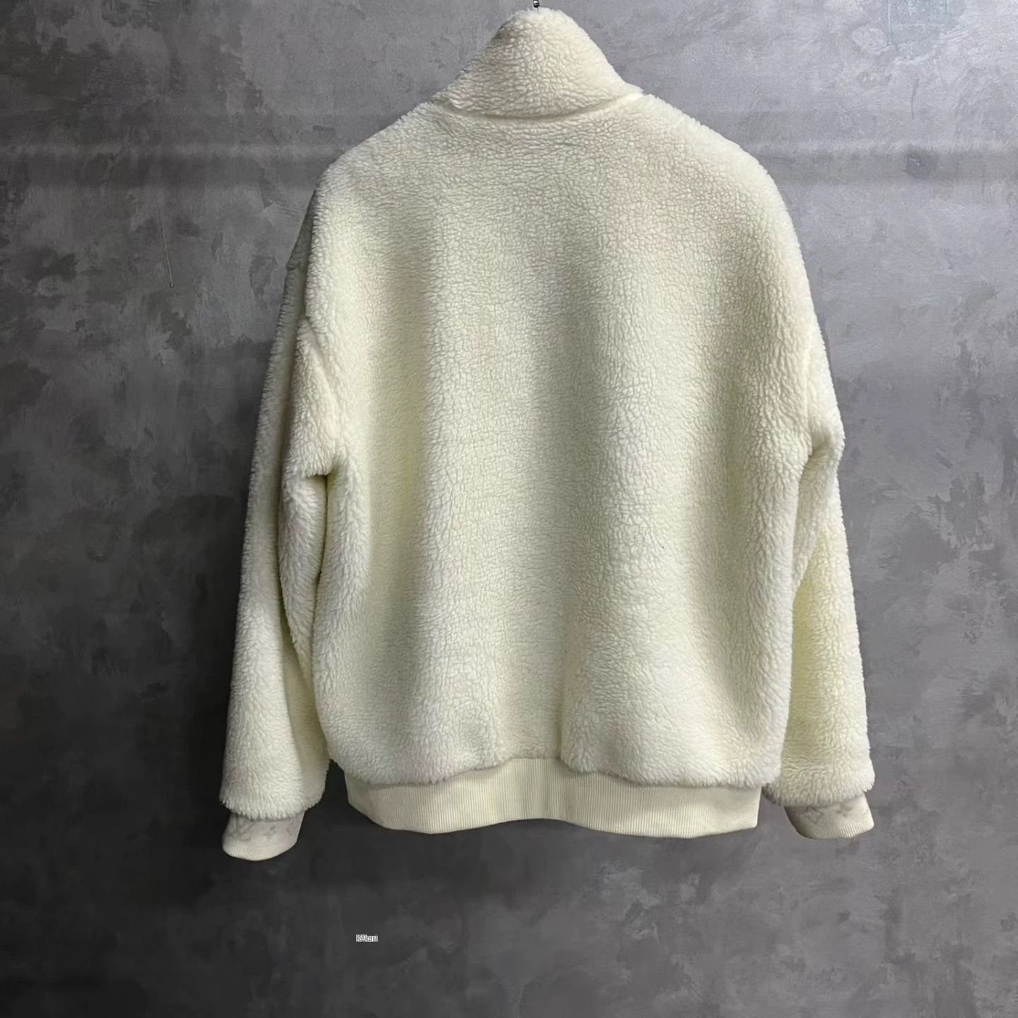 Louis Vuitton Louis Vuitton 25 White Ribbed Hem Fleece Jacket Size US XL / EU 56 / 4 - 5 Thumbnail