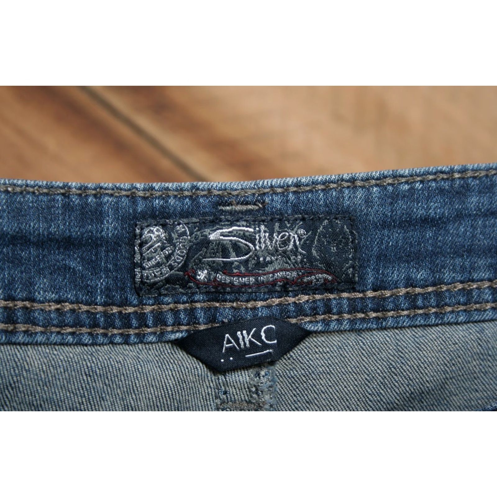 Silver Jeans Co. SILVER Jeans Aiko Bootcut Denim Jeans Sz. 44 Blue Women Inseam 29" Regular Mid Rise 8.5-10.5in Cotton Blend Beige? (color already blue) Size 30" / US 8 / IT 44 - 7 Thumbnail
