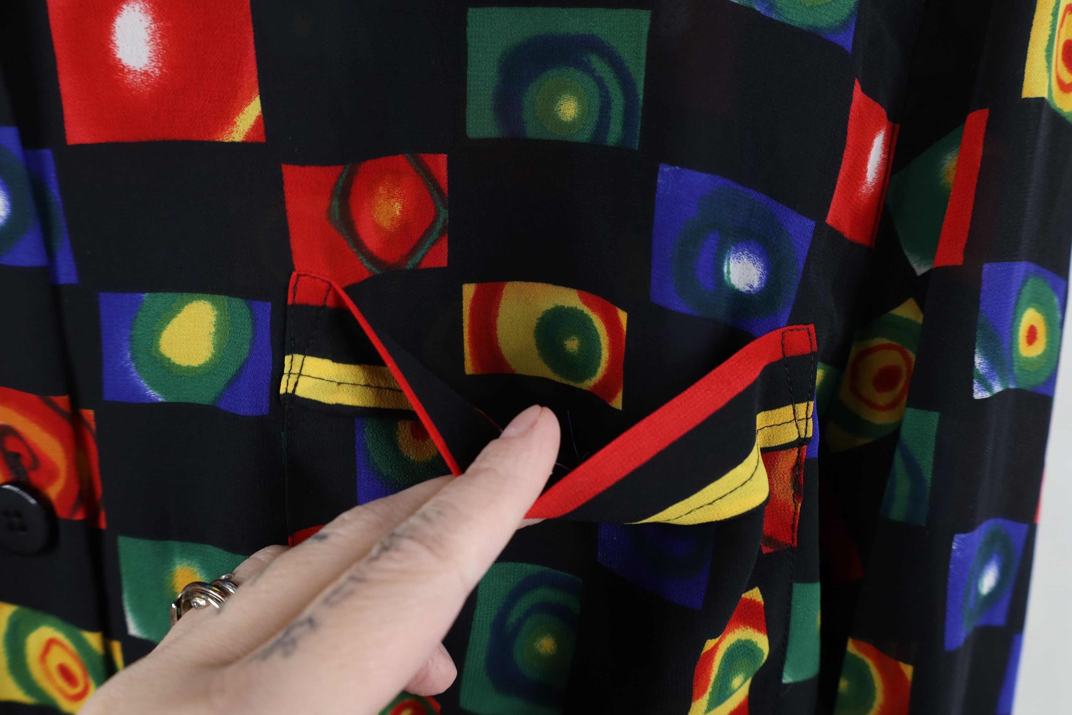 Vintage Vintage 90s Streetwear Geometric Collared Button Shirt Size M / US 6-8 / IT 42-44 - 4 Thumbnail