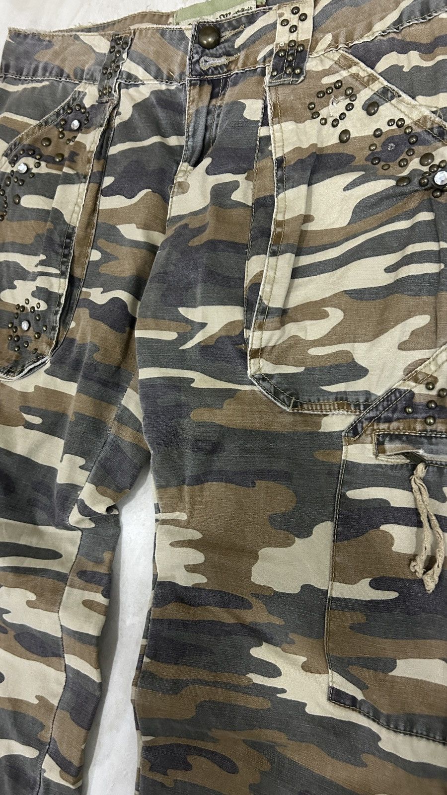 Miss Me 🔥RARE MISS ME CAMOUFLAGE Size 33" - 3 Thumbnail