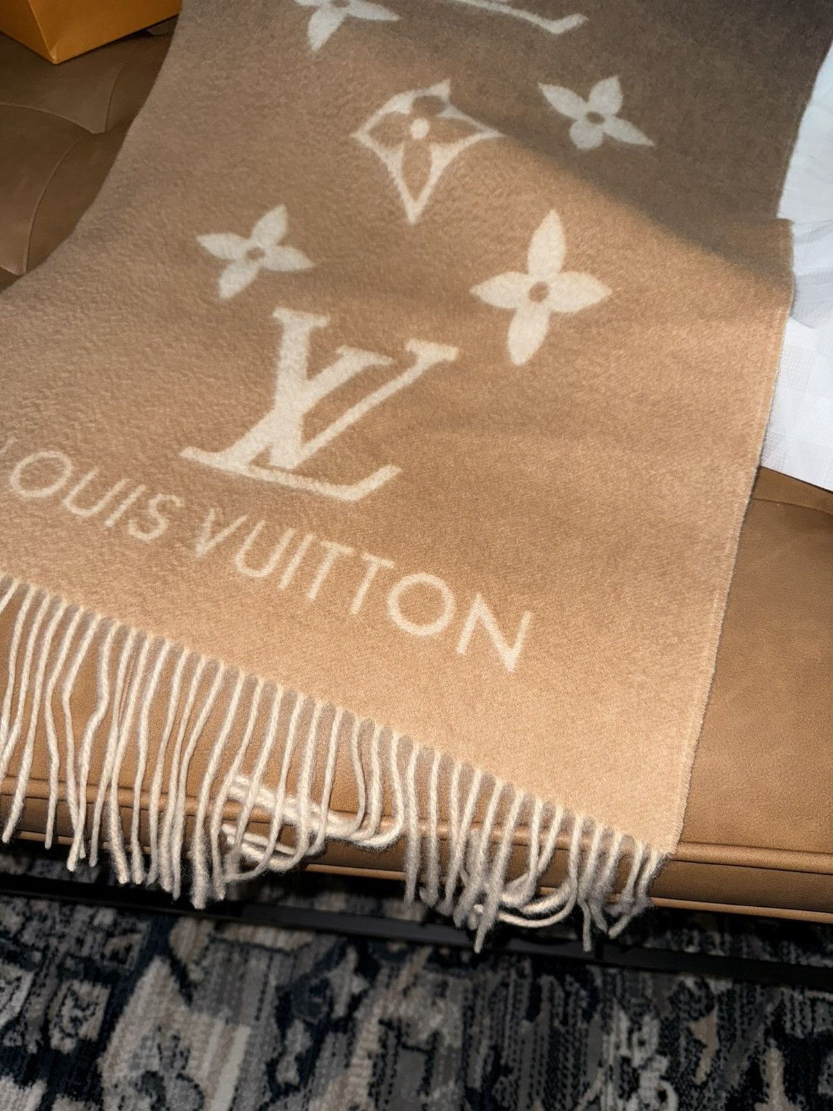 Louis Vuitton Louis vuitton gradient cashmere scarf Size ONE SIZE - 2 Thumbnail