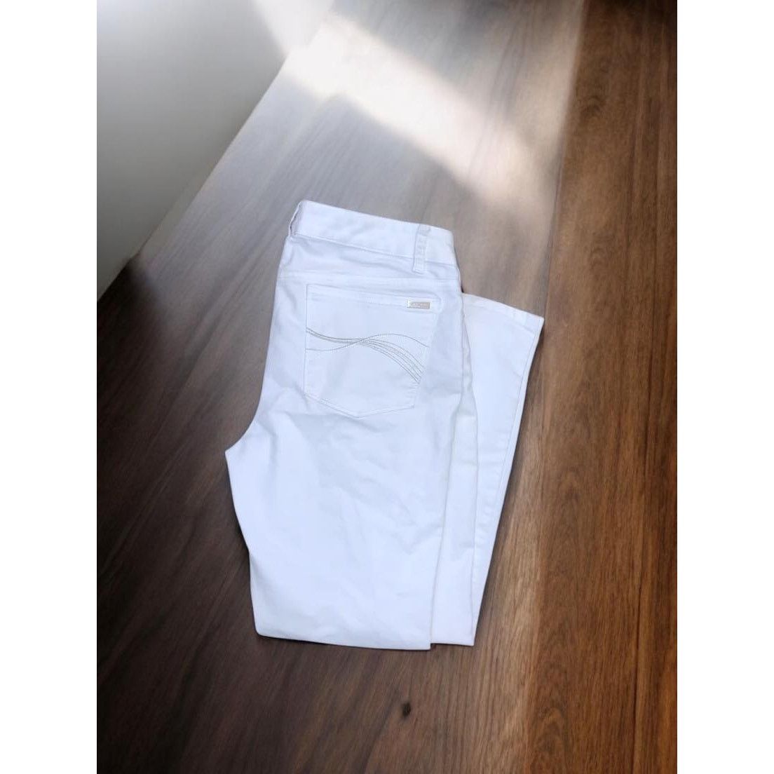 White House Black Market White House Black Market White Jeans Pants Slim Ankle 12R Size 34" / US 12 / IT 48 - 3 Thumbnail
