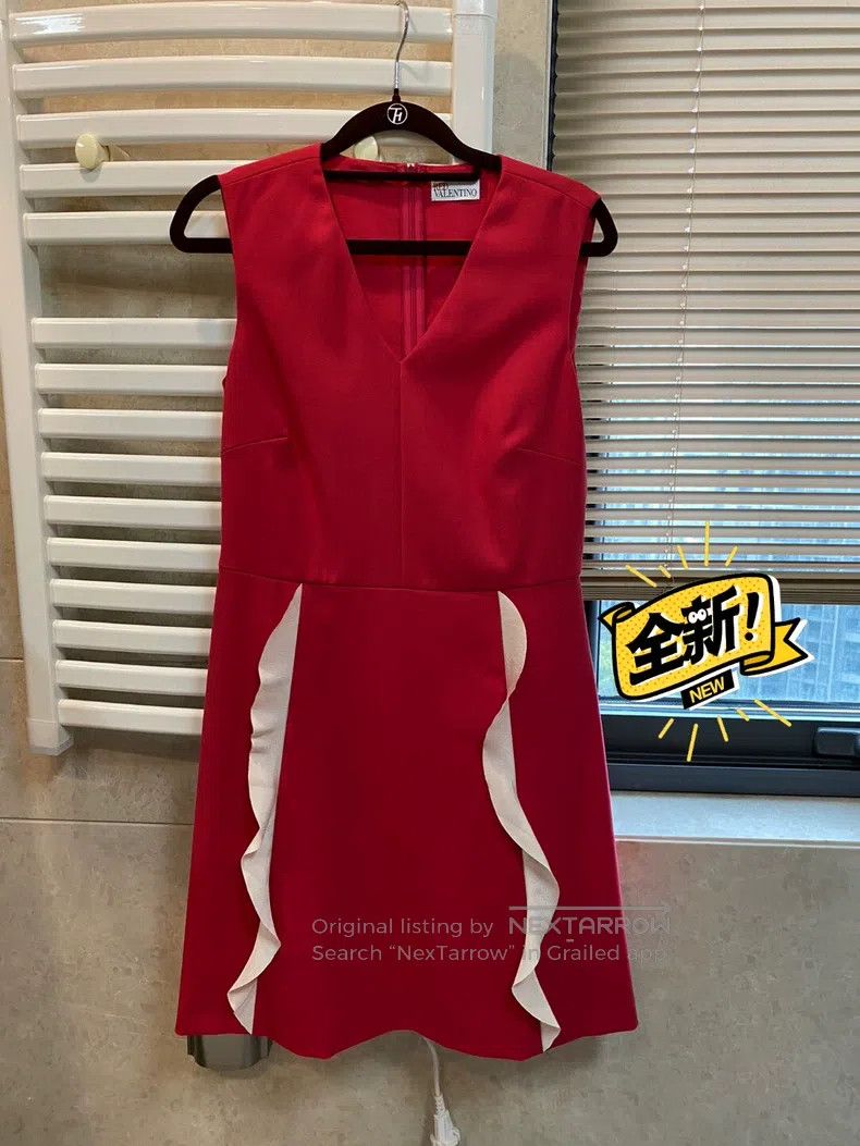 Valentino Valentino Red dress Size S / US 4 / IT 40 - 1 Thumbnail