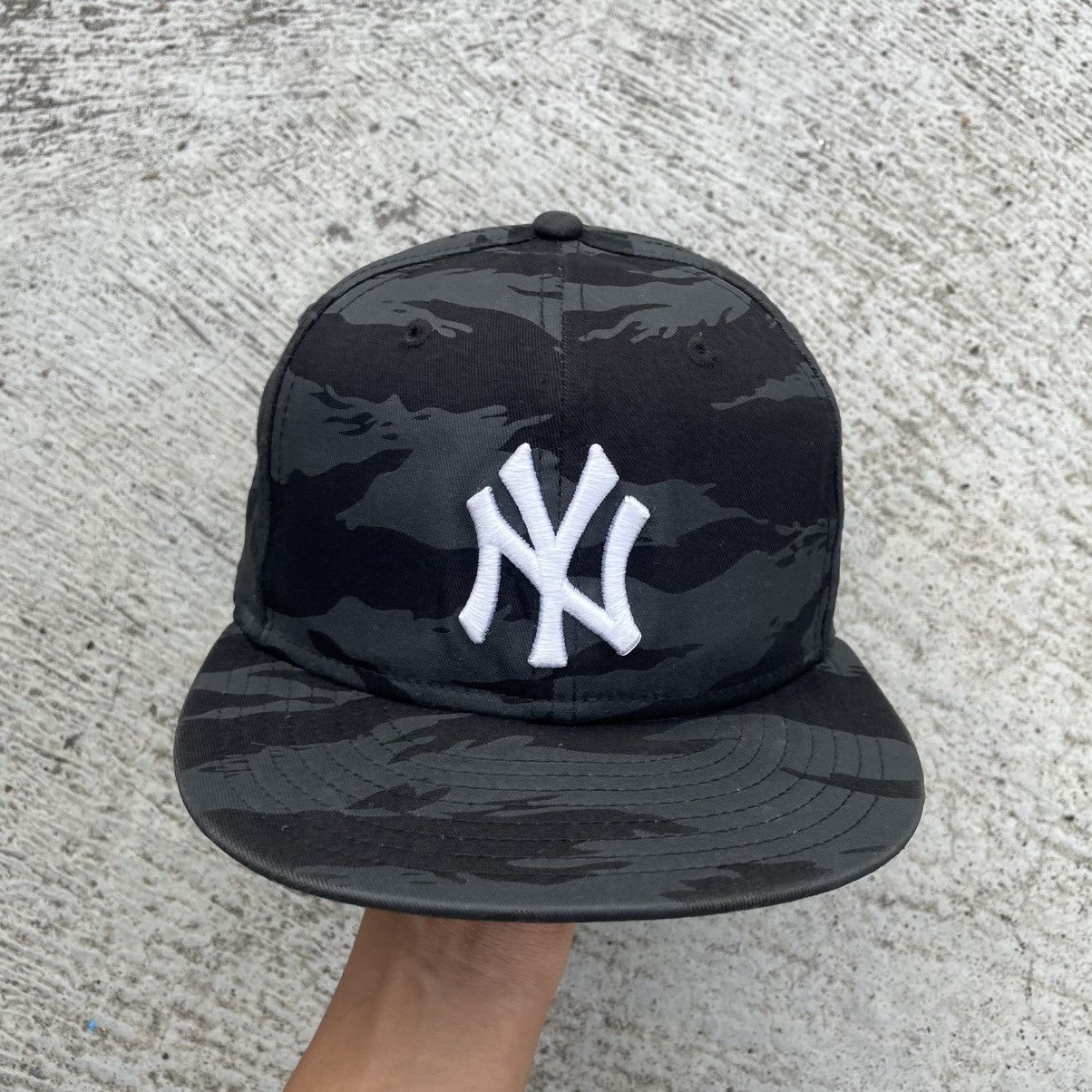 New Era Black in black camo NY fitted cap Size ONE SIZE - 1 Thumbnail
