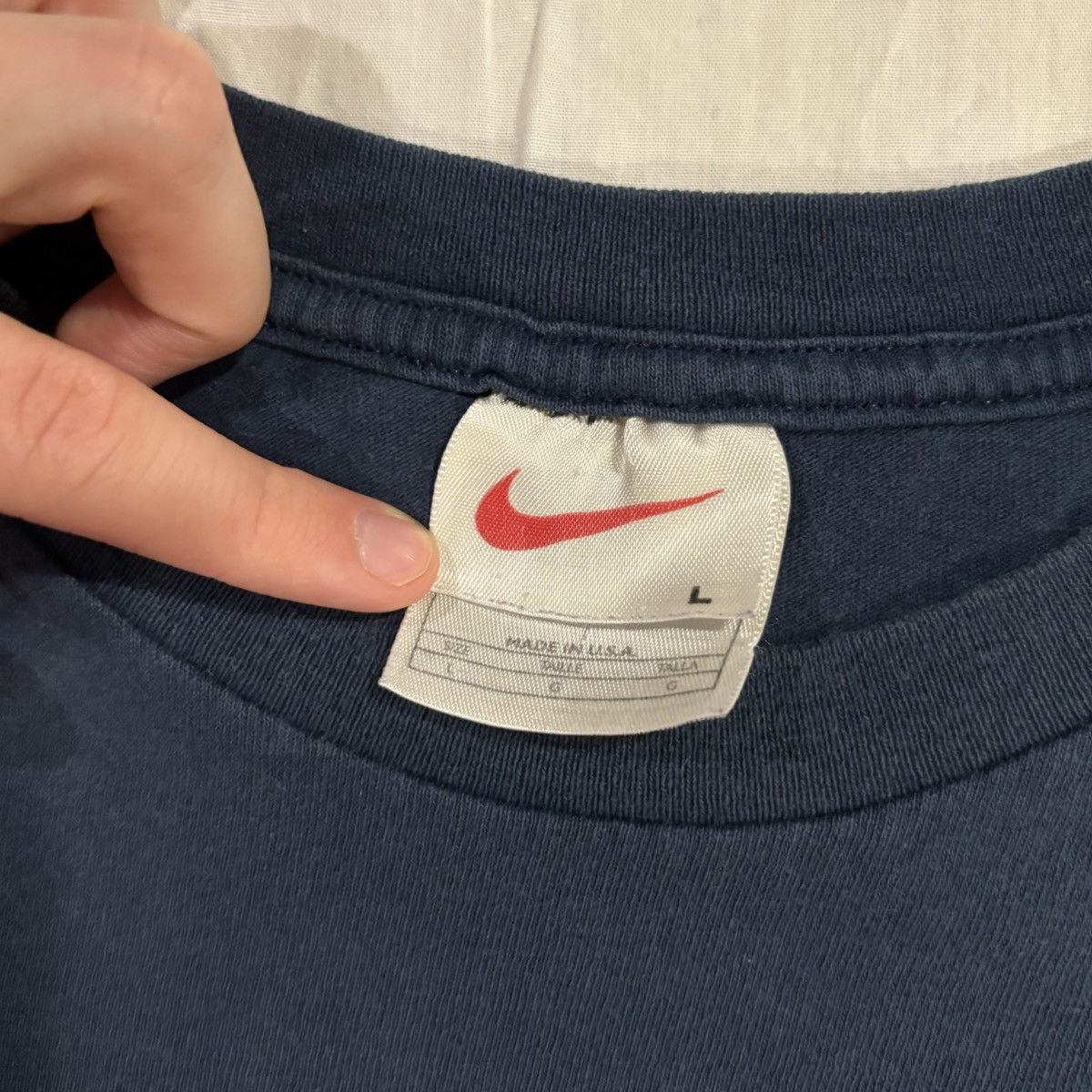 Nike Vintage Nike Swoosh Tee Navy Size L Size US L / EU 52-54 / 3 - 3 Thumbnail