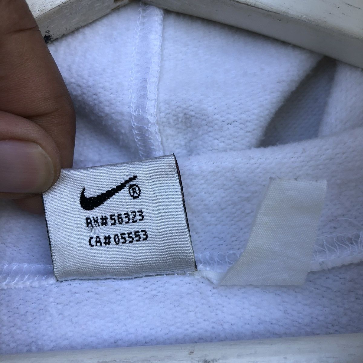 Nike Vintage Nike Swoosh Hoodie Sweatshirt Size US L / EU 52-54 / 3 - 9 Thumbnail