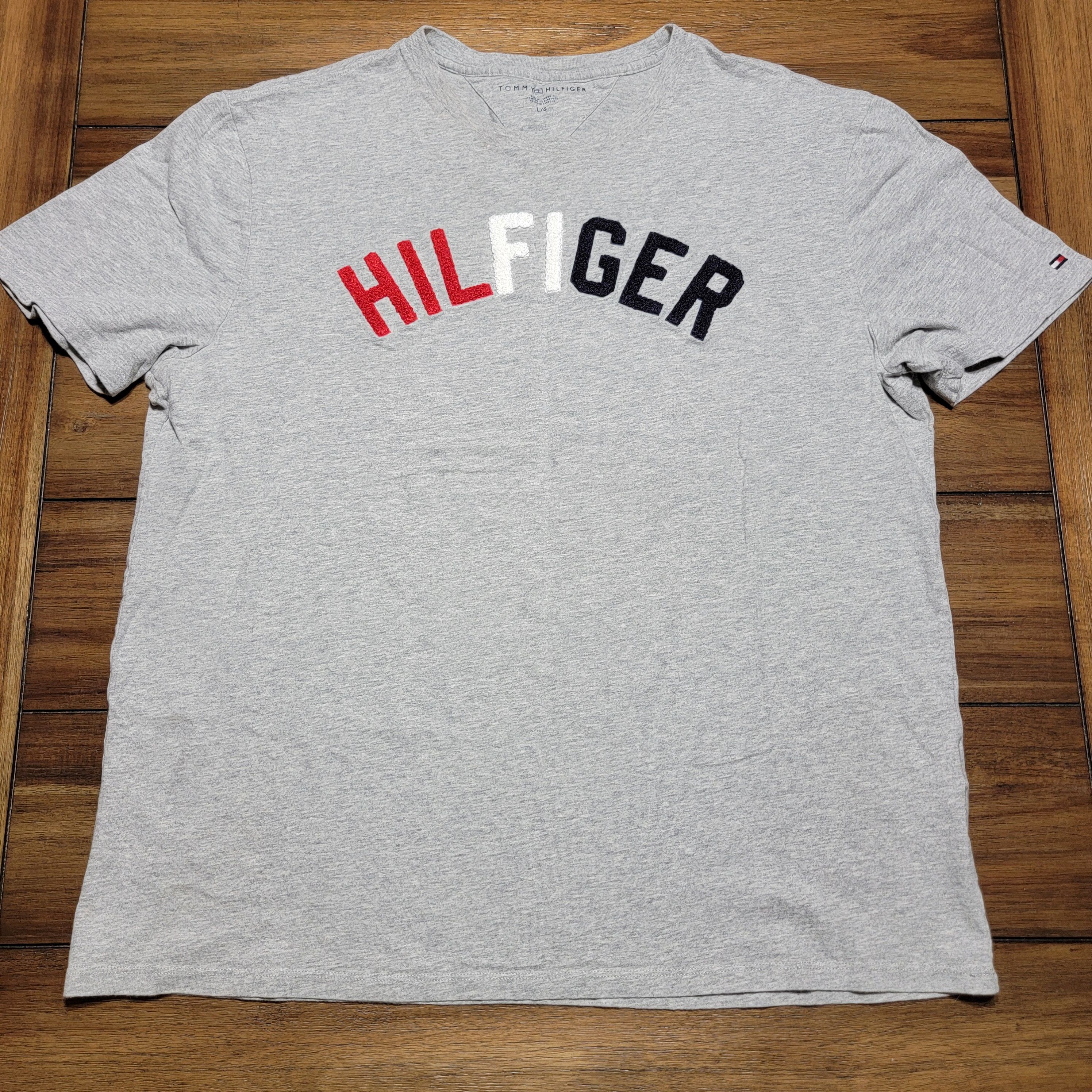 Tommy Hilfiger Tommy Hilfiger Tee - Grey with Raised Letters - Size Large Size L / US 10 / IT 46 - 1 Thumbnail