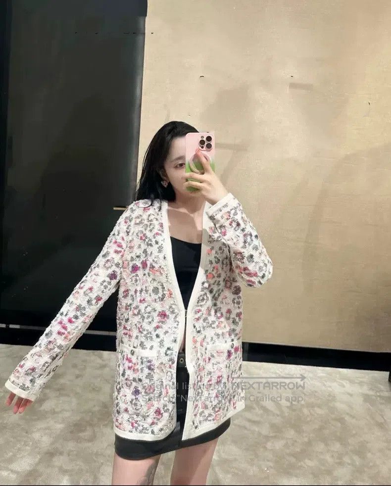 Chanel Chanel 22P white background colourful flower embroidery se Size XXS / US 00 / IT 34 - 7 Thumbnail