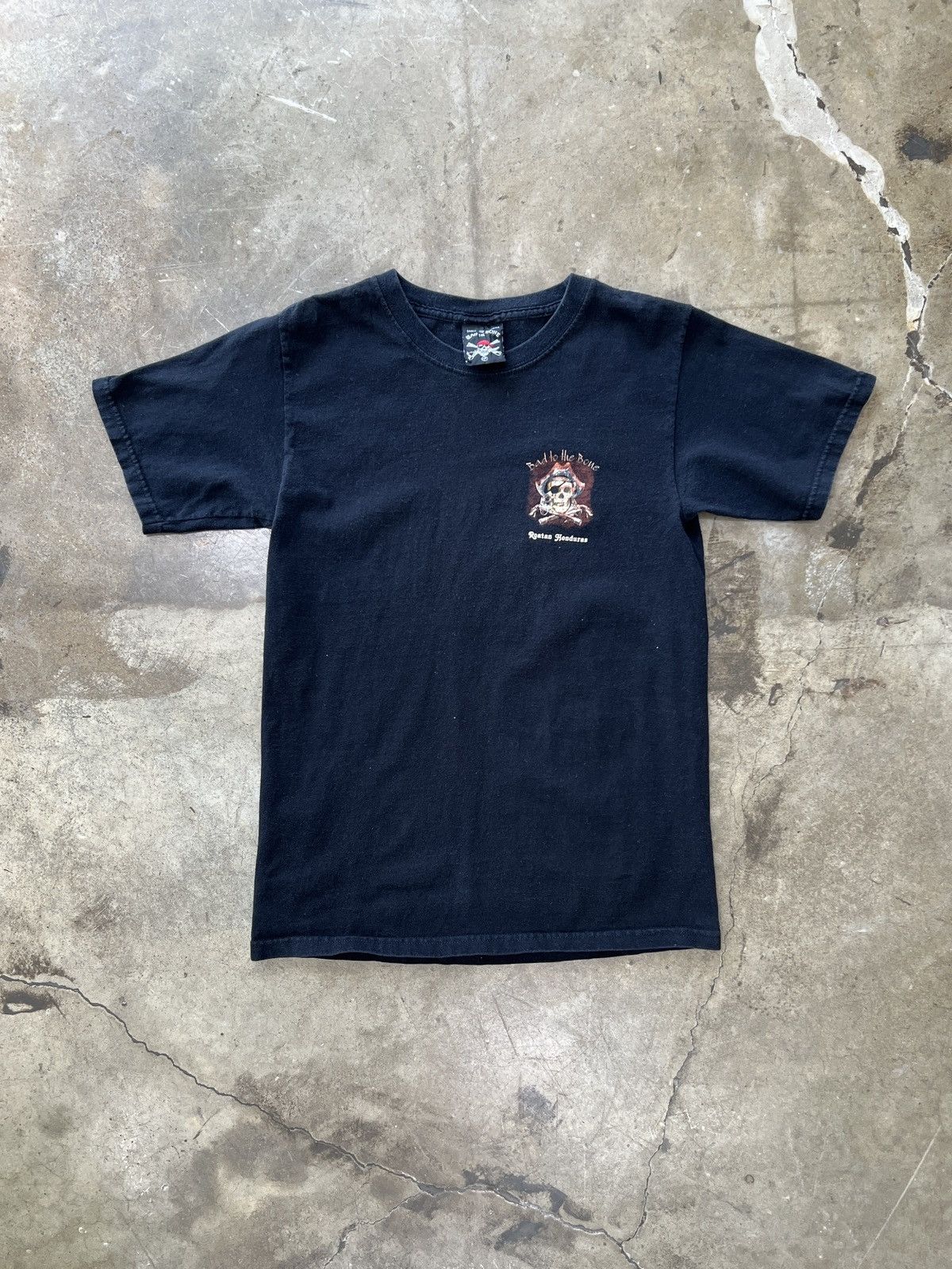 Vintage Vintage Y2k Bad to the Bone Pirate Vacation Tee Small Size US S / EU 44-46 / 1 - 6 Thumbnail