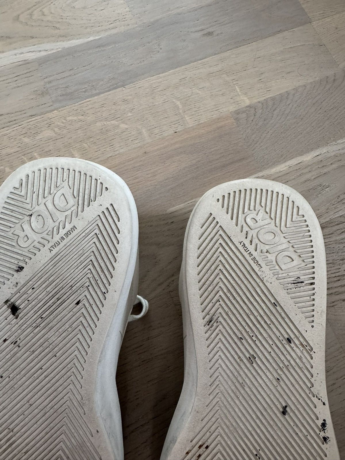Dior DIOR Sneakers study photos for condition size and measuremen Size US 7 / EU 40 - 5 Thumbnail