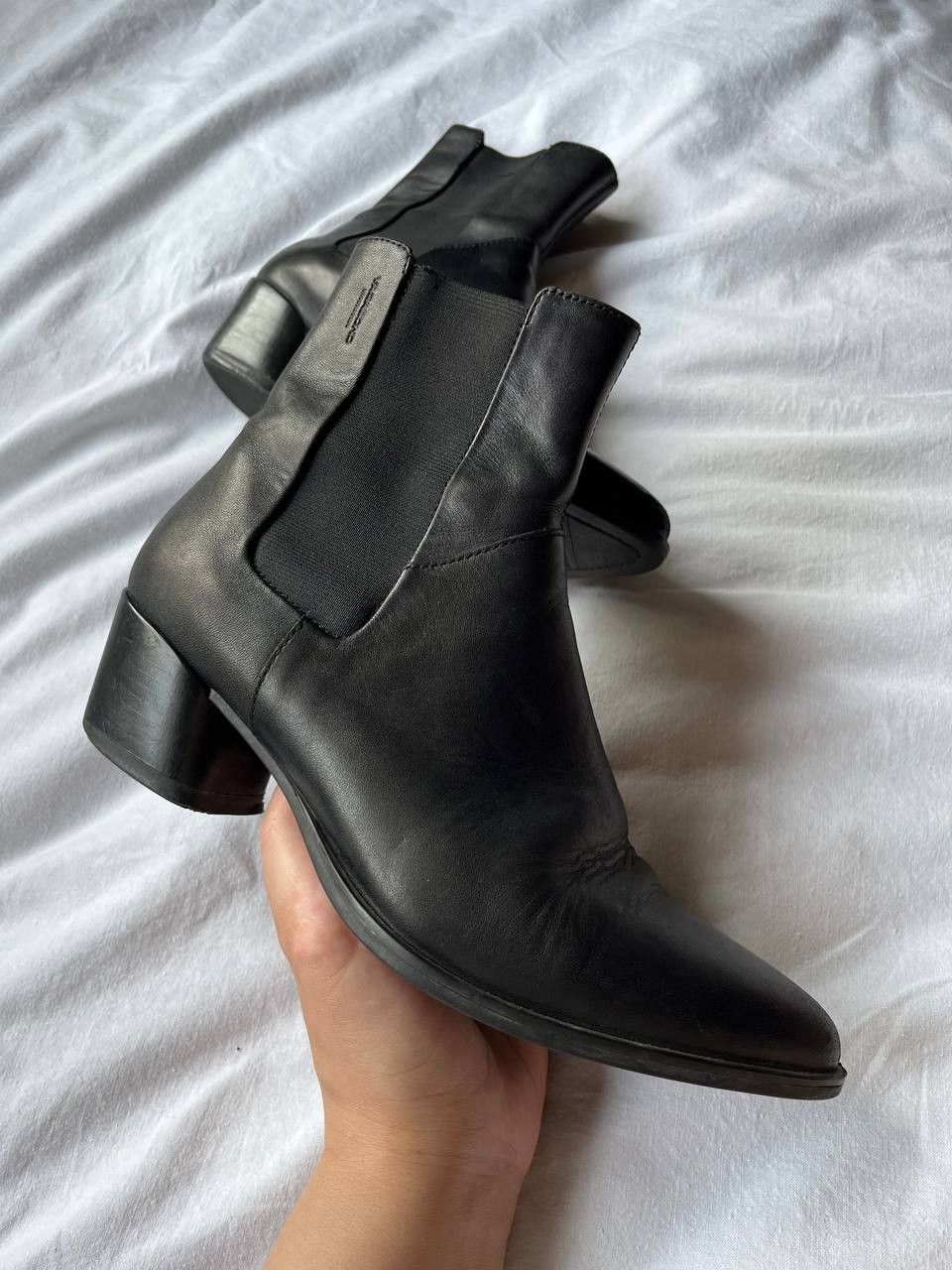 Vagabond Vagabond women's black leather chelsea boots on heels Size US 7 / IT 37 - 2 Thumbnail