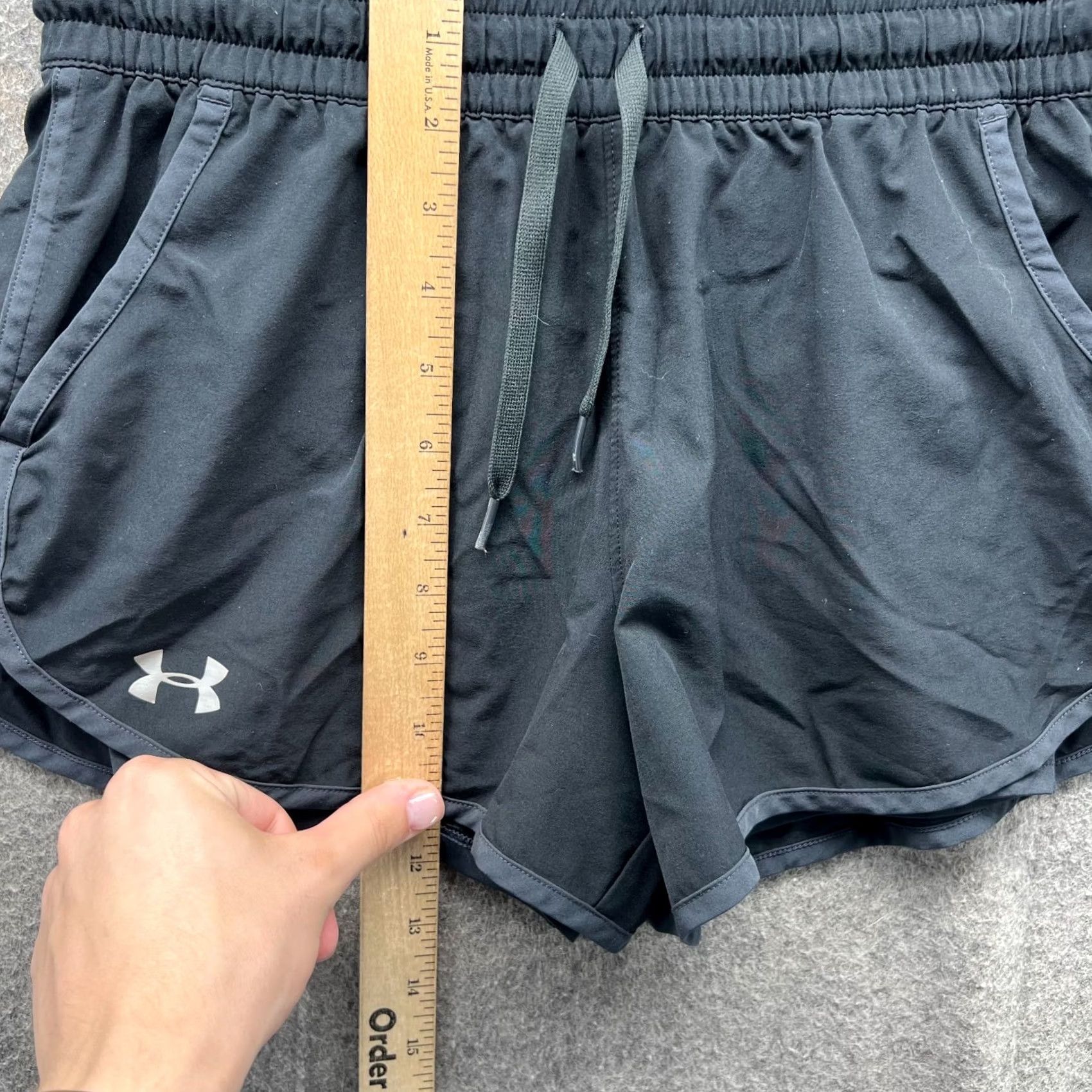 Under Armour Under Armour Shorts Womens XS Grey HeatGear Pockets Running Athletic Grey UA Training Short XS Womens Graphics Pockets Size 26" / US 2 / IT 38 - 3 Thumbnail