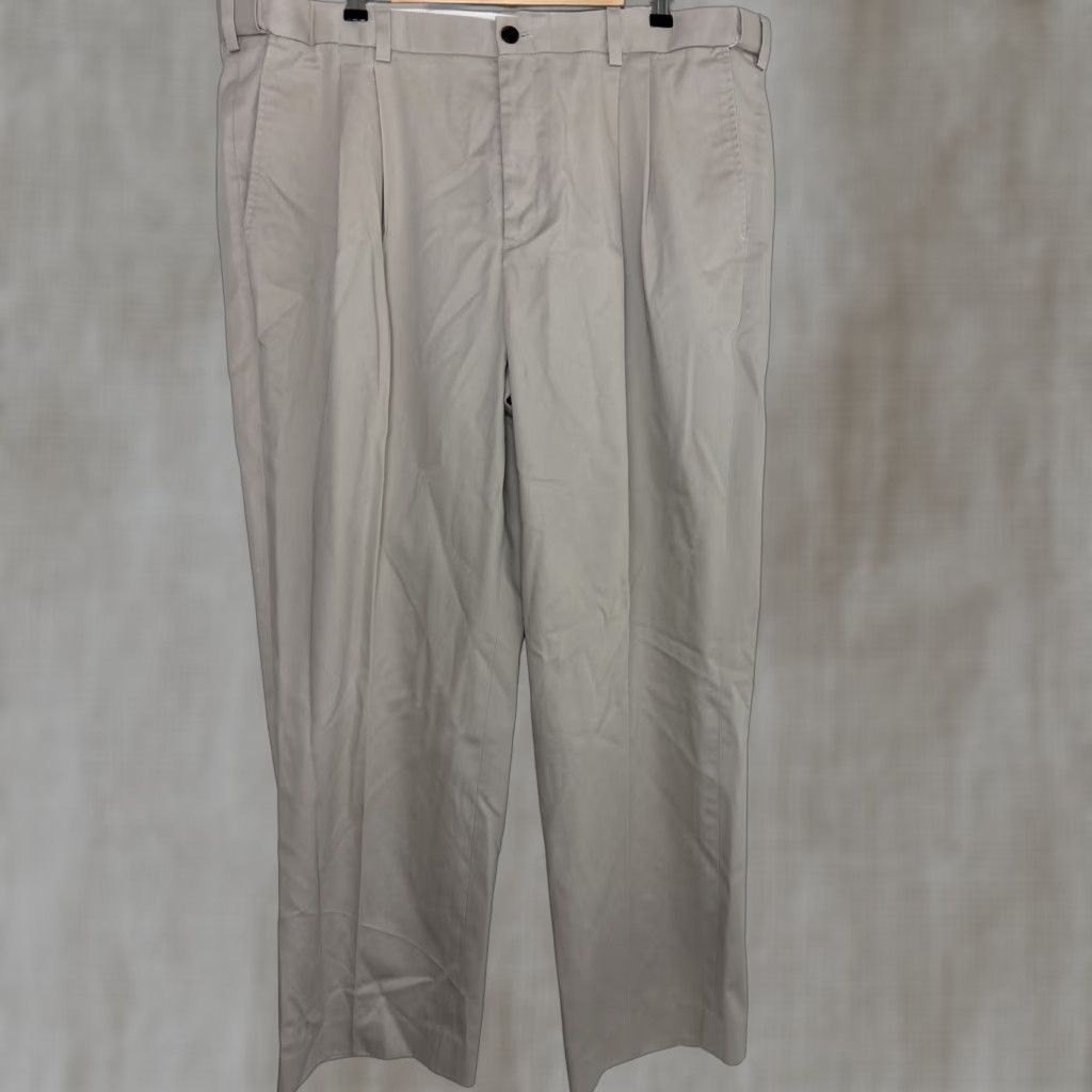 Eddie Bauer Eddie Bauer wrinkle free relaxed fit cotton pants Mens 42x30 Khaki Dress Pants Size US 42 / EU 58 - 1 Thumbnail