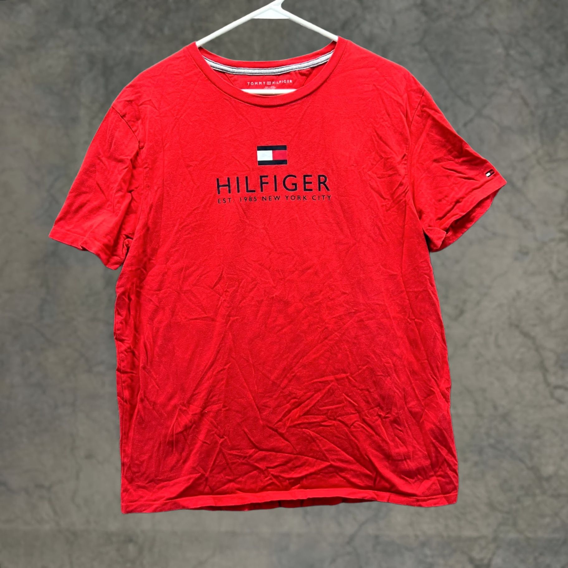 Tommy Hilfiger VINTAGE Tommy Hilfiger Shirt Men Large Red Crewneck Logo Printed Tee Crewneck Cotton Size US L / EU 52-54 / 3 - 1 Thumbnail