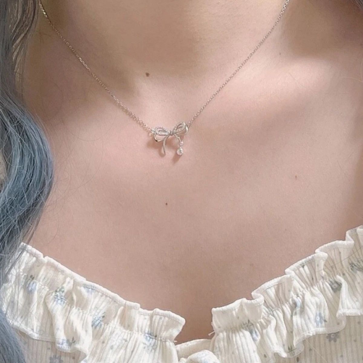 Vintage Rhinestone Decor Bow Pendant Necklace Size ONE SIZE - 1 Thumbnail