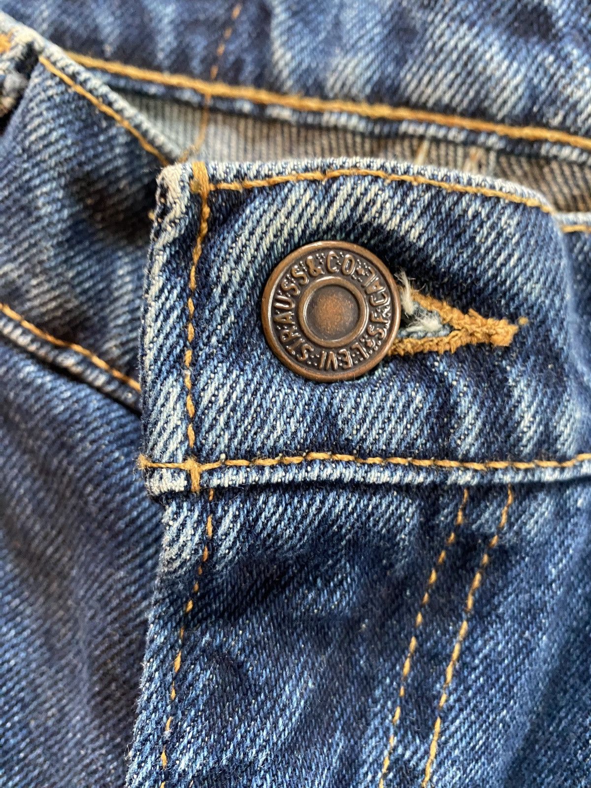 Levi's Vintage 1998 Levi’s 550 Relaxed White Tab Dark Denim Shorts Size US 32 / EU 48 - 10 Thumbnail