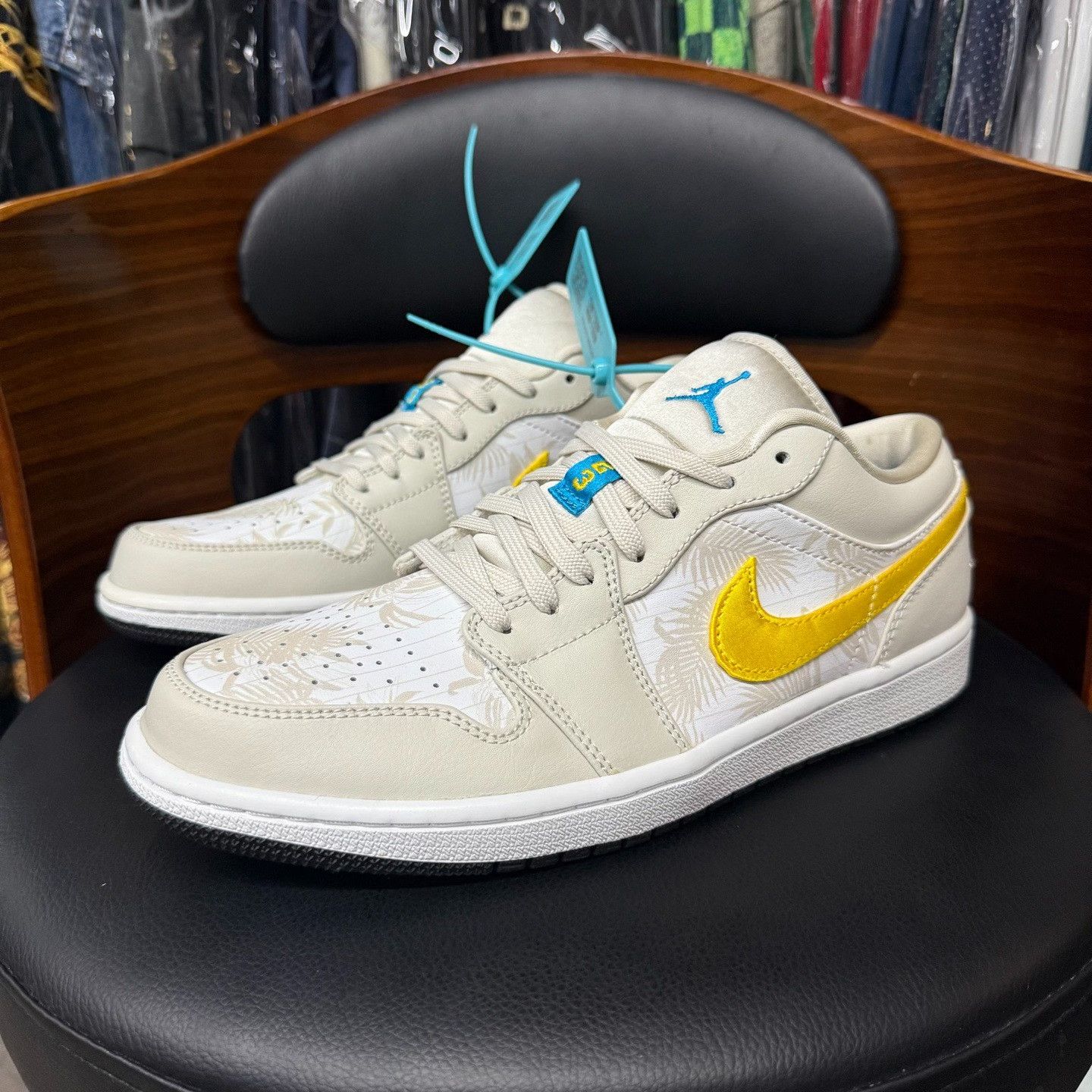 Nike Nike AJ1 Brown Lowtop Sneakers 9.5 Men Size US 9.5 / EU 42-43 - 1 Thumbnail