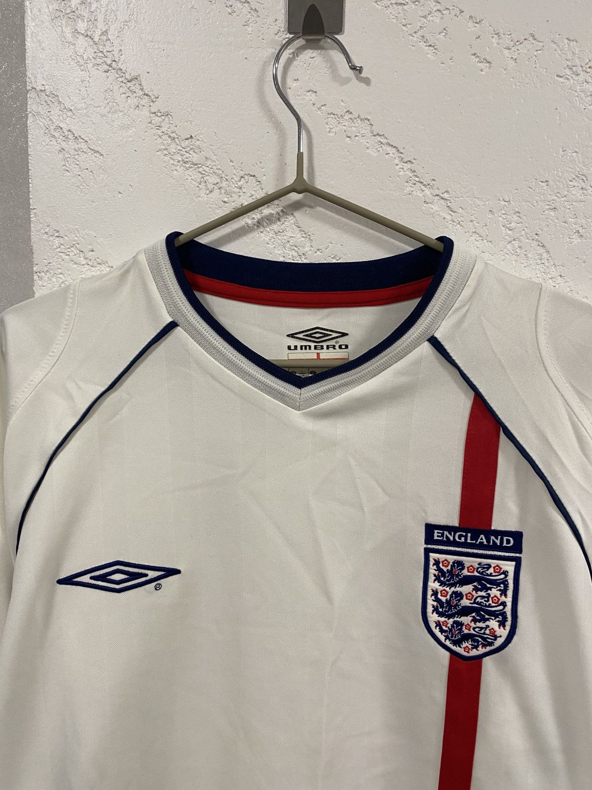 Umbro Umbro England 2001-2003 Home Soccer Jersey Size: L Size US L / EU 52-54 / 3 - 2 Thumbnail