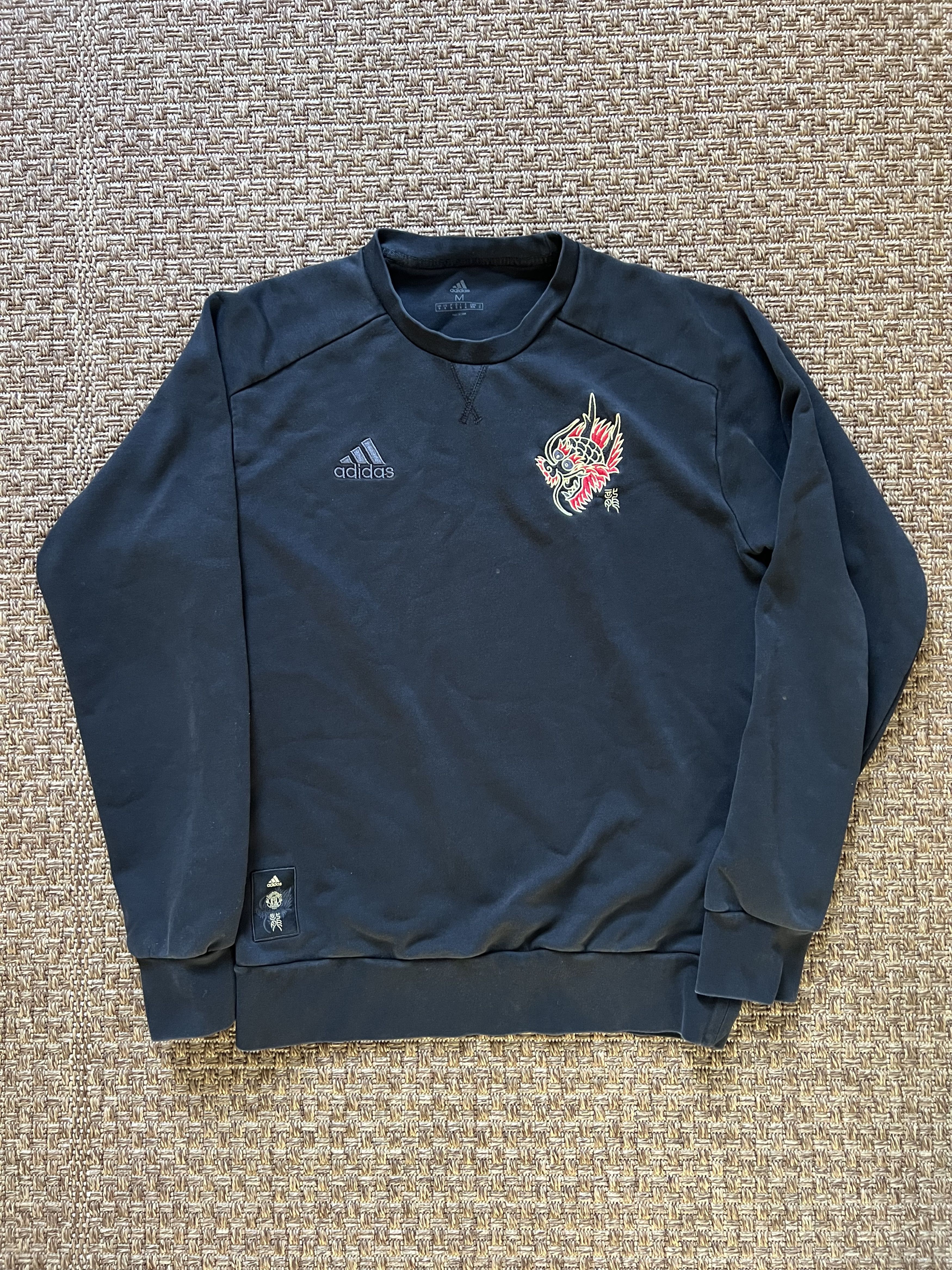 Adidas RARE 2019 Lunar New Year Dragon Sweatshirt Size US M / EU 48-50 / 2 - 1 Thumbnail