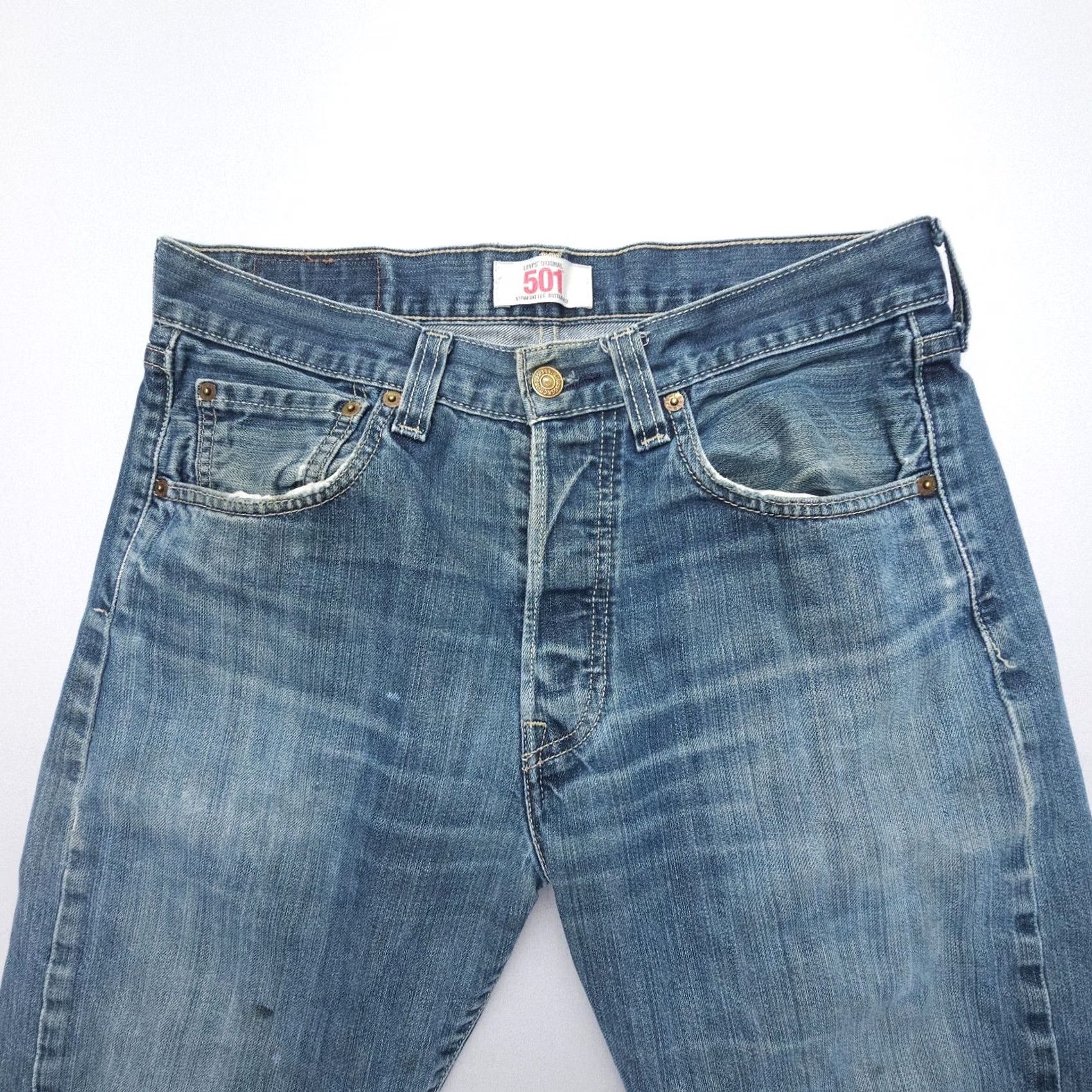 Levi's VINTAGE Levi's 501 Jeans Mens 31 x 30 Dark Wash Blue Y2K 2000s Denim Jeans Mens Leather Patch Button Fly Retro American Classic Size US 31 - 6 Thumbnail