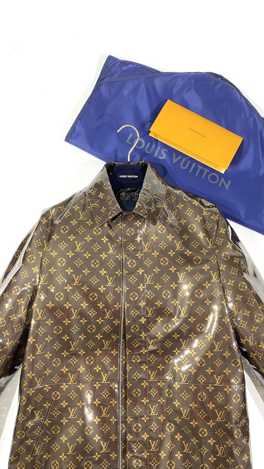 Louis Vuitton Louis Vuitton Kim Jones 48 Monogram Glaze signatures Coat Size US M / EU 48-50 / 2 - 2 Thumbnail
