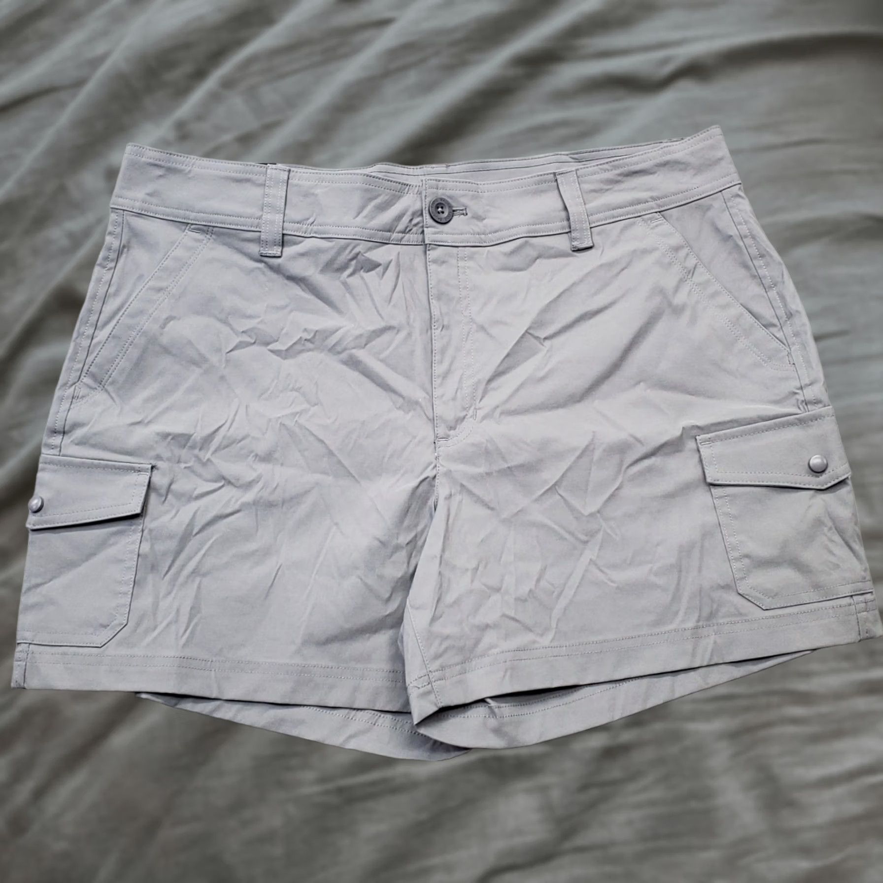 Eddie Bauer Eddie Bauer Womens Size 16 Gray Cargo Pocket Shorts Stretch 5 Inseam Casual Travel Outdoor Size 38" / US 16 / IT 52 - 1 Thumbnail