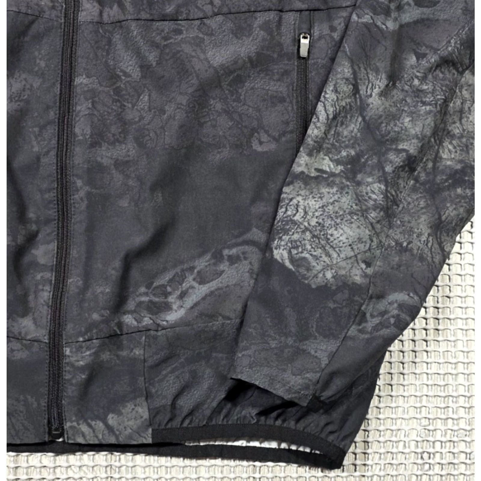 Realtree Avid Jacket Mens M Real Tree Hooded Camo Outdoor Fishing Lightweight Size US M / EU 48-50 / 2 - 5 Thumbnail