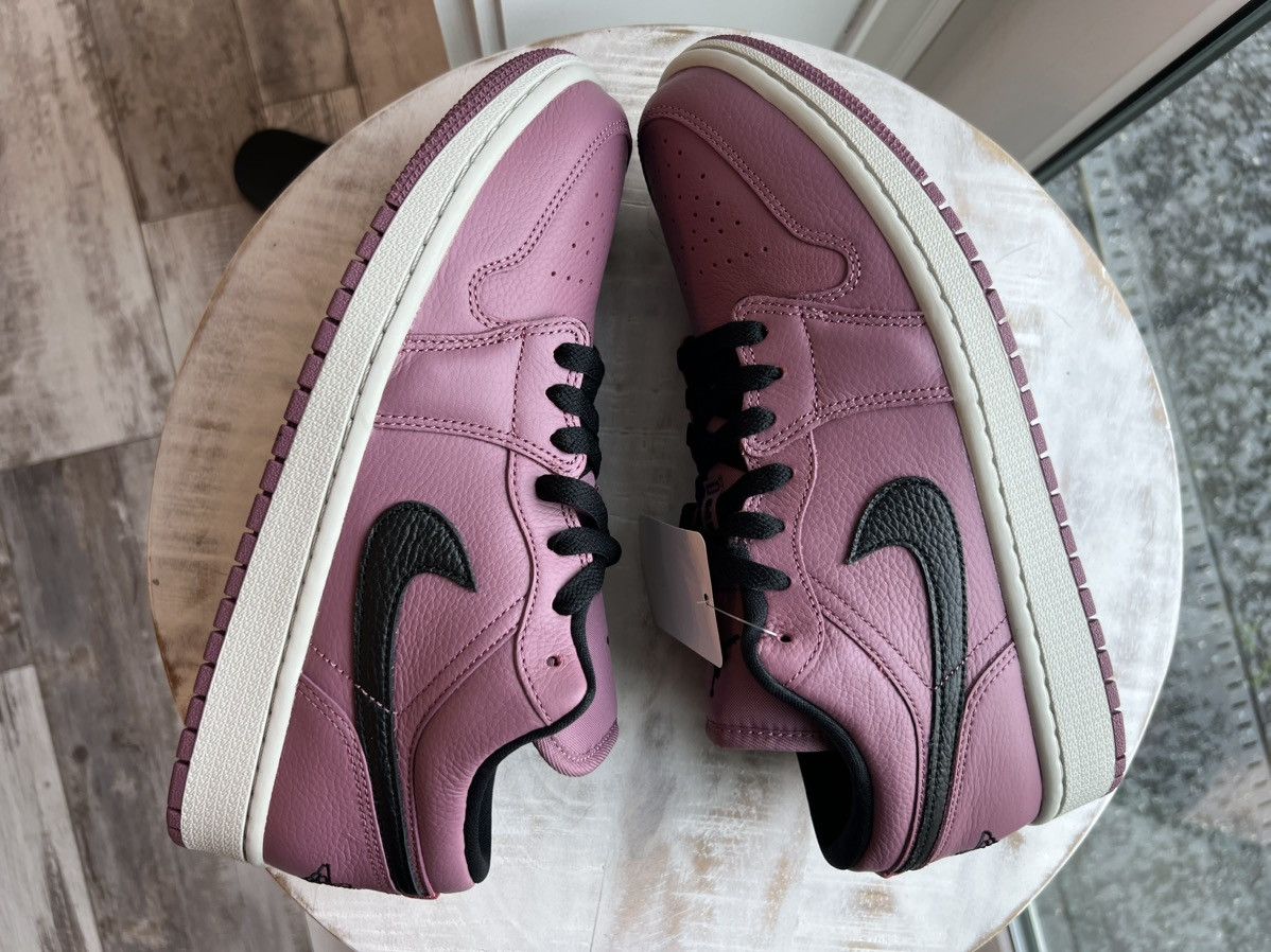 Jordan Brand Nike Air Jordan 1 Low Light Mulberry size 11w 9.5m Size US 11 / IT 41 - 5 Thumbnail