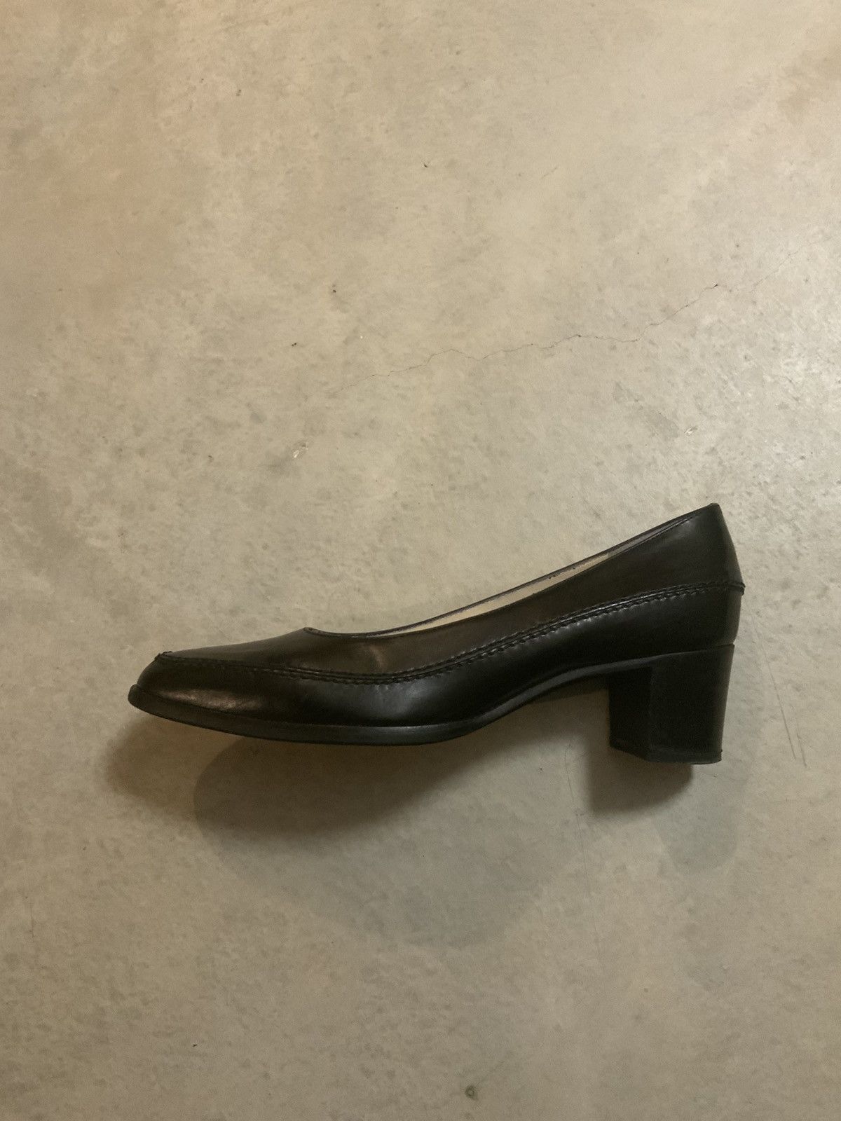 Bruno Magli Bruno Magli Black Leather Pumps Size US 5.5 / IT 35.5 - 2 Thumbnail