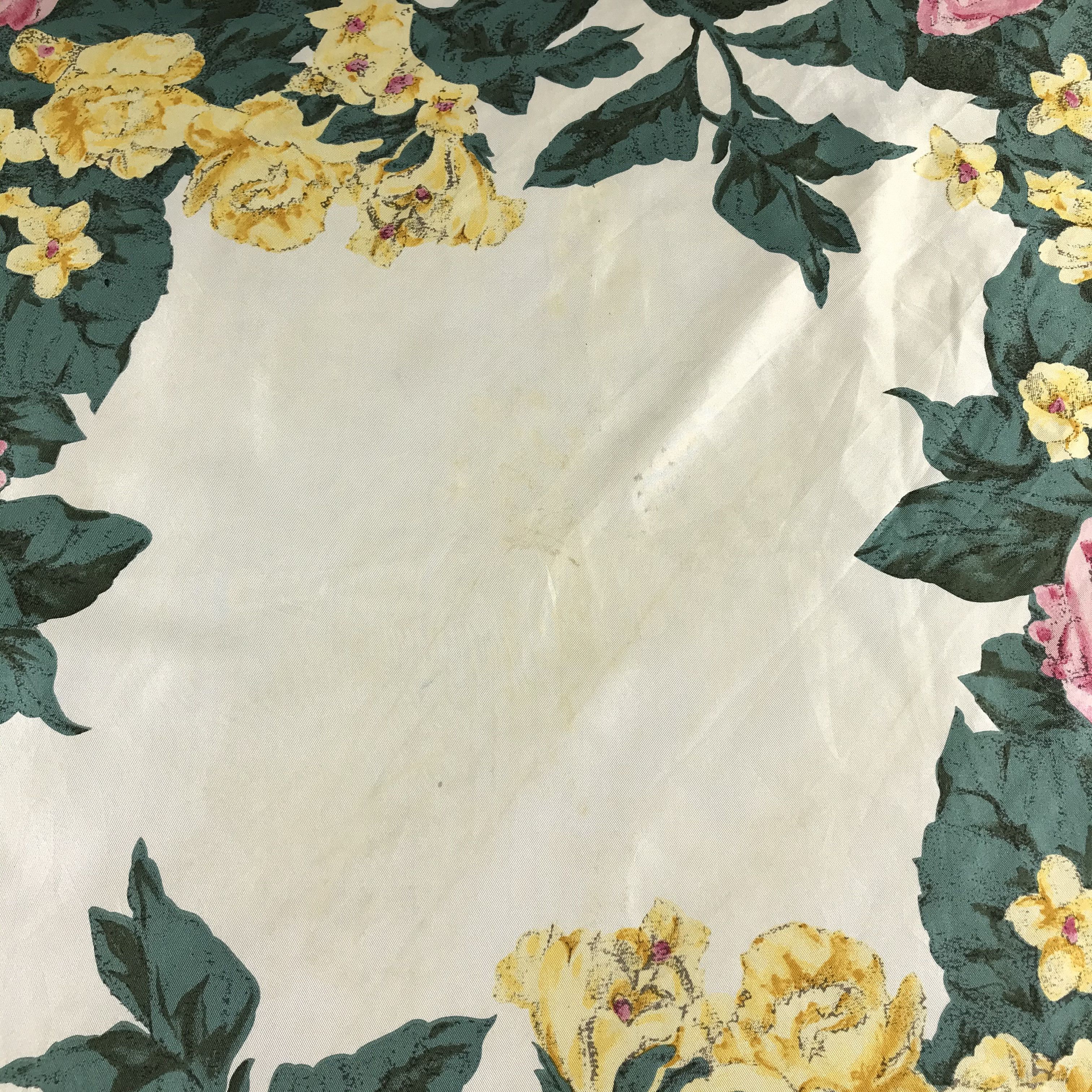 Japanese Brand Vintage Luxury Roses Hand Rolled Silk Scarf M27 Size ONE SIZE - 4 Thumbnail
