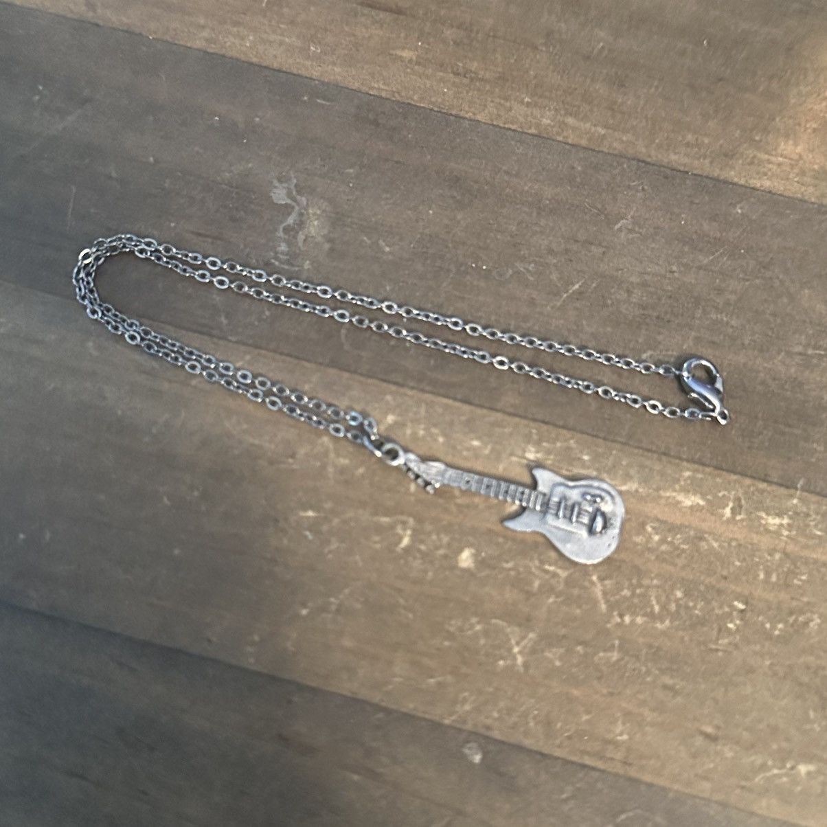 Other Silver tone electric guitar pendant necklace Size ONE SIZE - 2 Thumbnail