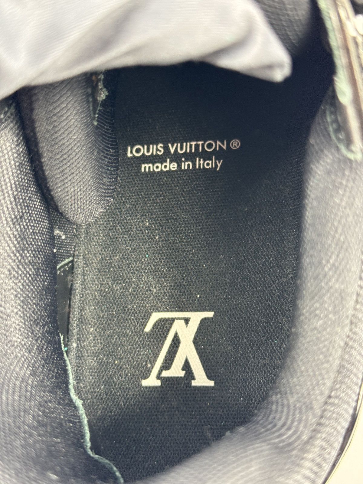 Louis Vuitton PATENT LOW TOP SNEAKERS Size US 9 / EU 42 - 8 Thumbnail
