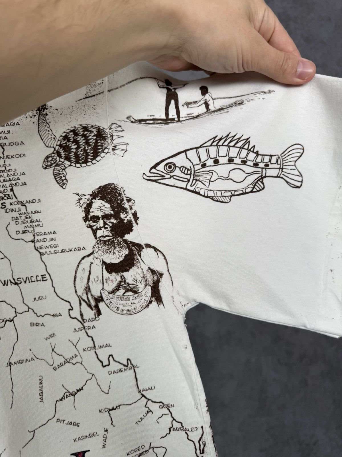 Vintage Aboriginal Australia vintage art overprinted tee Size US M / EU 48-50 / 2 - 6 Thumbnail