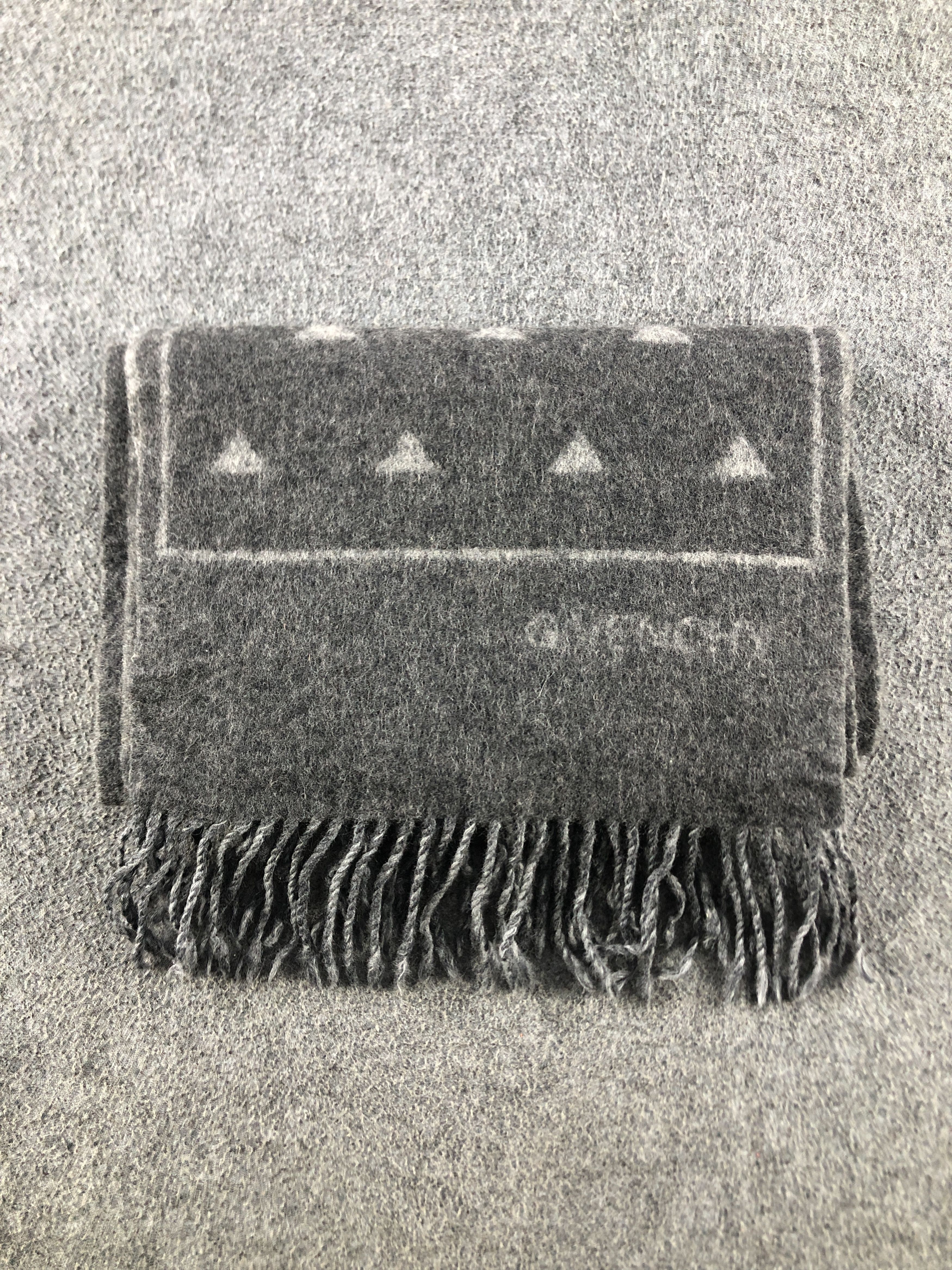 Givenchy Givenchy Cashmere Scarf / Muffler / Neckwear P905 Size ONE SIZE - 6 Thumbnail