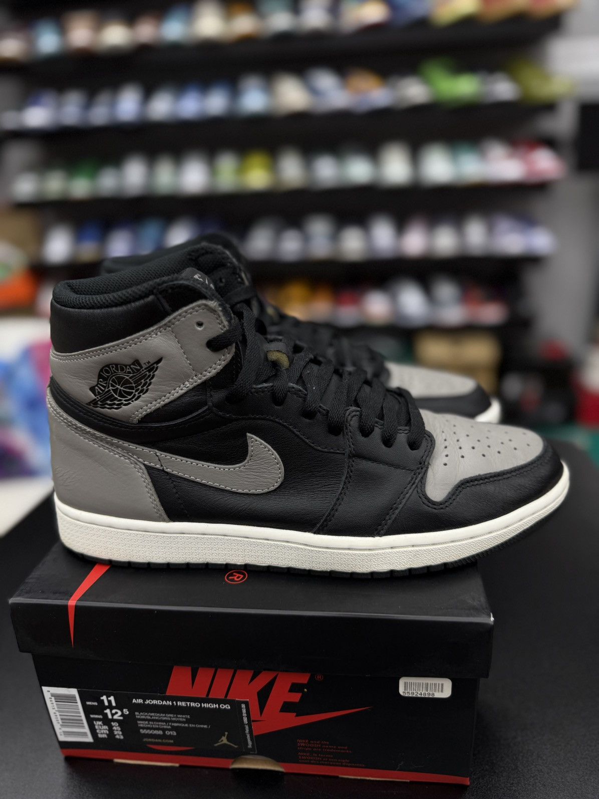 Jordan Brand Jordan 1 High Shadow OG (2018) Size 11 Pre Owned 🧼 Size US 11 / EU 44 - 1 Thumbnail