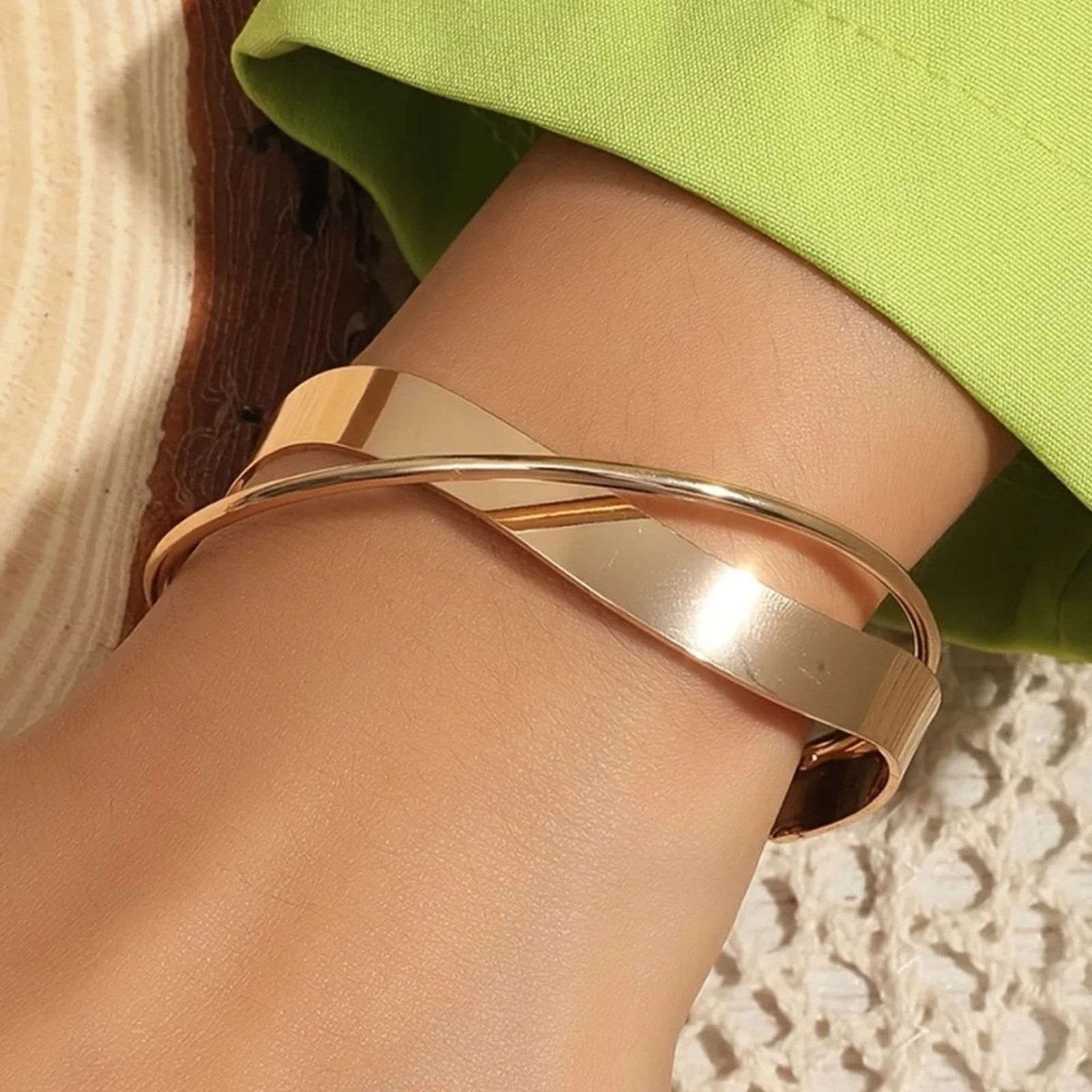 Nordstrom NEW NORDSTROM REVOLVE Slim Band Twisted Bracelet Bangle Cuff Size ONE SIZE - 14 Thumbnail
