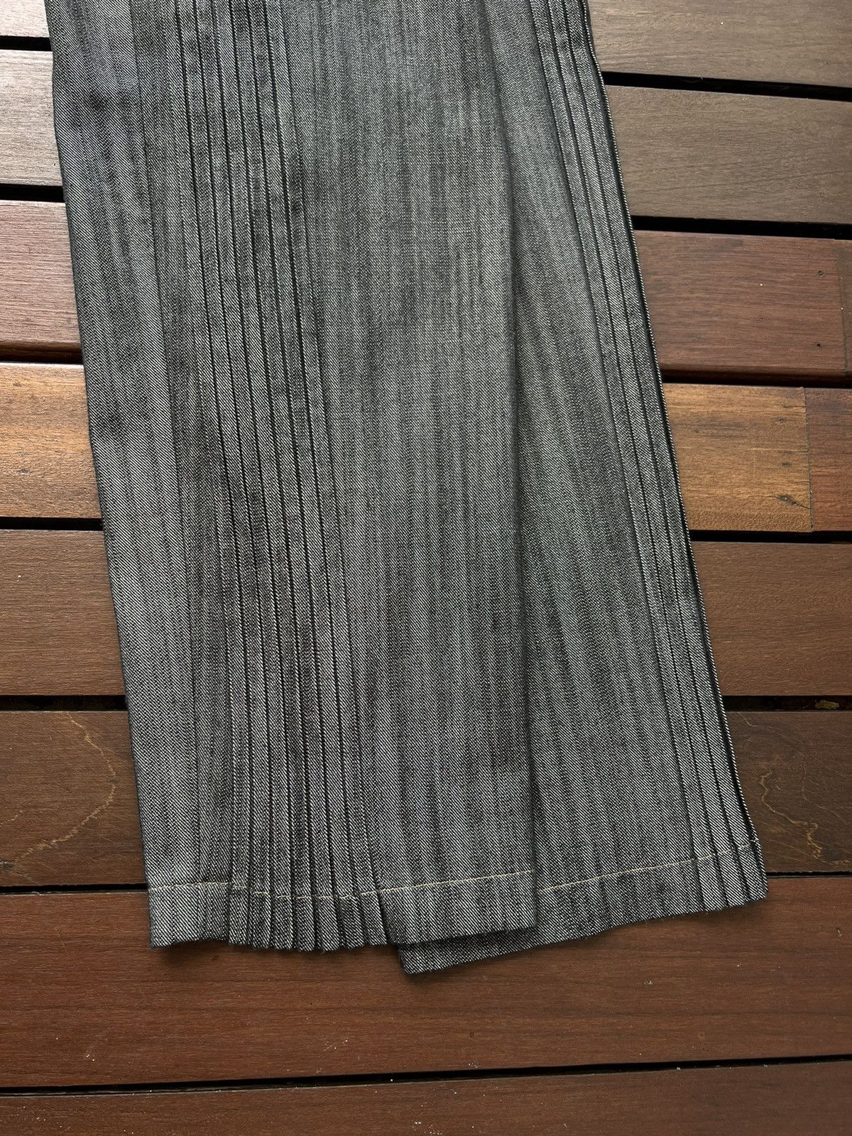 Issey Miyake Issey Miyake Men IM Side Pleated Denim Pants Size US 30 / EU 46 - 7 Thumbnail