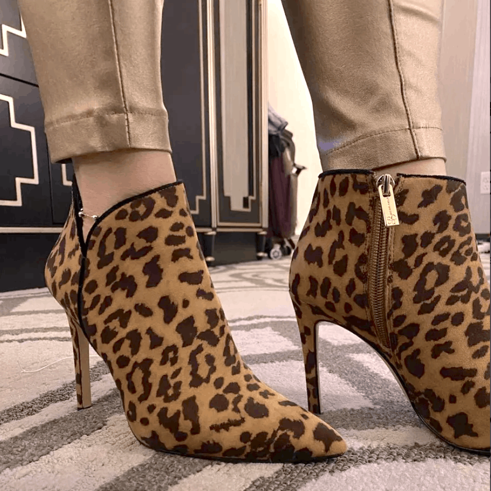 Jessica Simpson Jessica Simpson Faux Suede Leopard Ankle Booties Size 7.5 Size US 7.5 / IT 37.5 - 1 Thumbnail