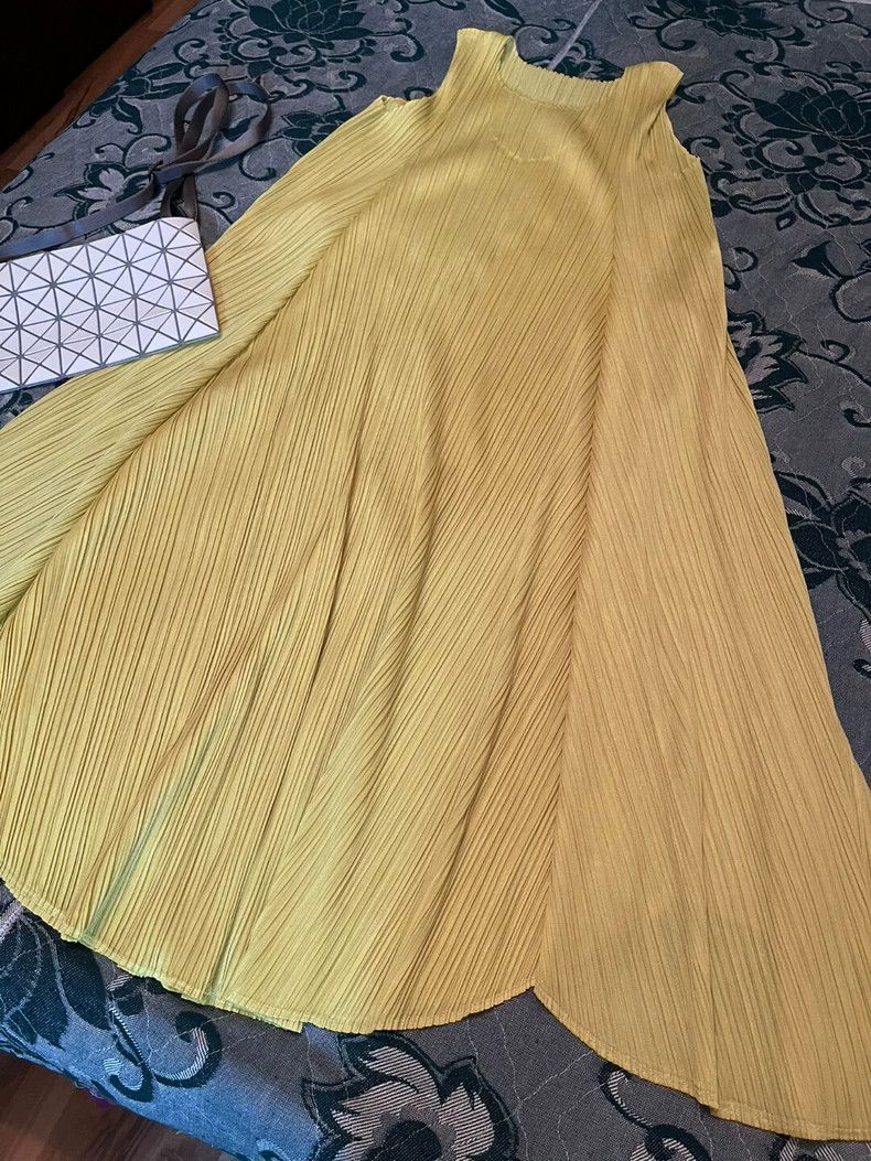 Issey Miyake Issey Miyake Kelp sleeveless dress Size S / US 4 / IT 40 - 1 Thumbnail