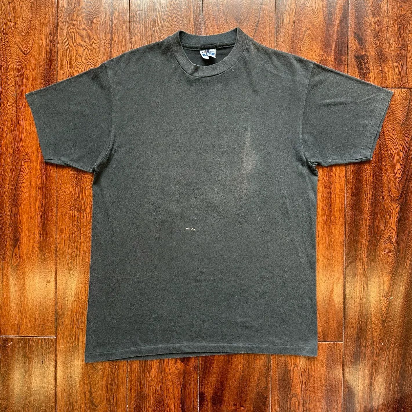 Vintage Vintage 80s Black Blank Tee Size US L / EU 52-54 / 3 - 1 Thumbnail