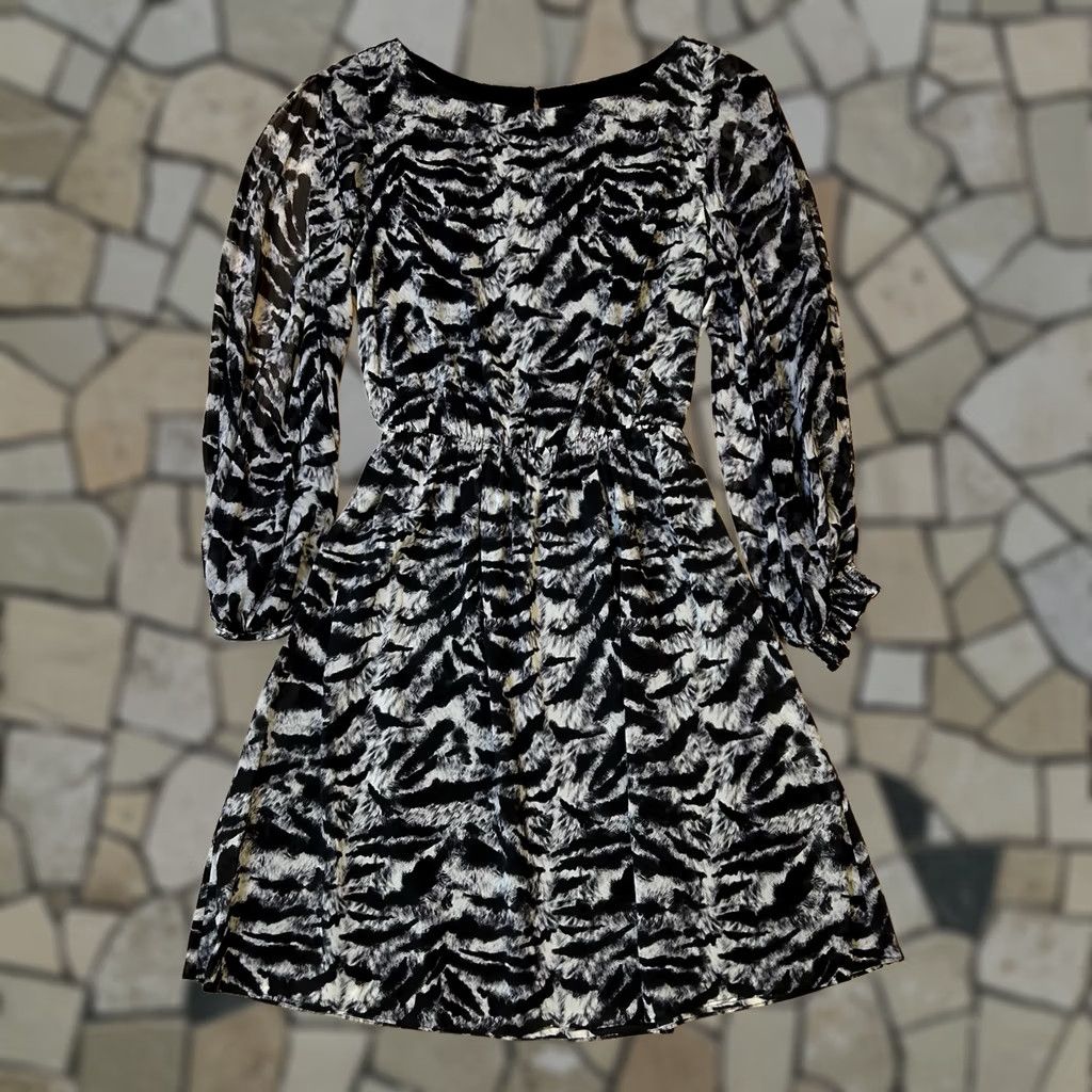 Alice + Olivia VINTAGE? No. Alice + Olivia Animal Print Silk Mini Dress Long Sleeve XS Women’s Size XS / US 0-2 / IT 36-38 - 1 Thumbnail