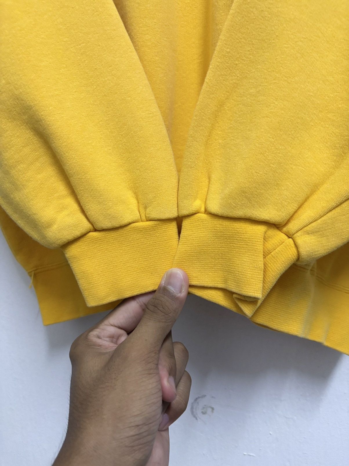 Vintage Vintage 80’s Camel F1 Racing Team Yellow Crewneck Size US L / EU 52-54 / 3 - 8 Thumbnail