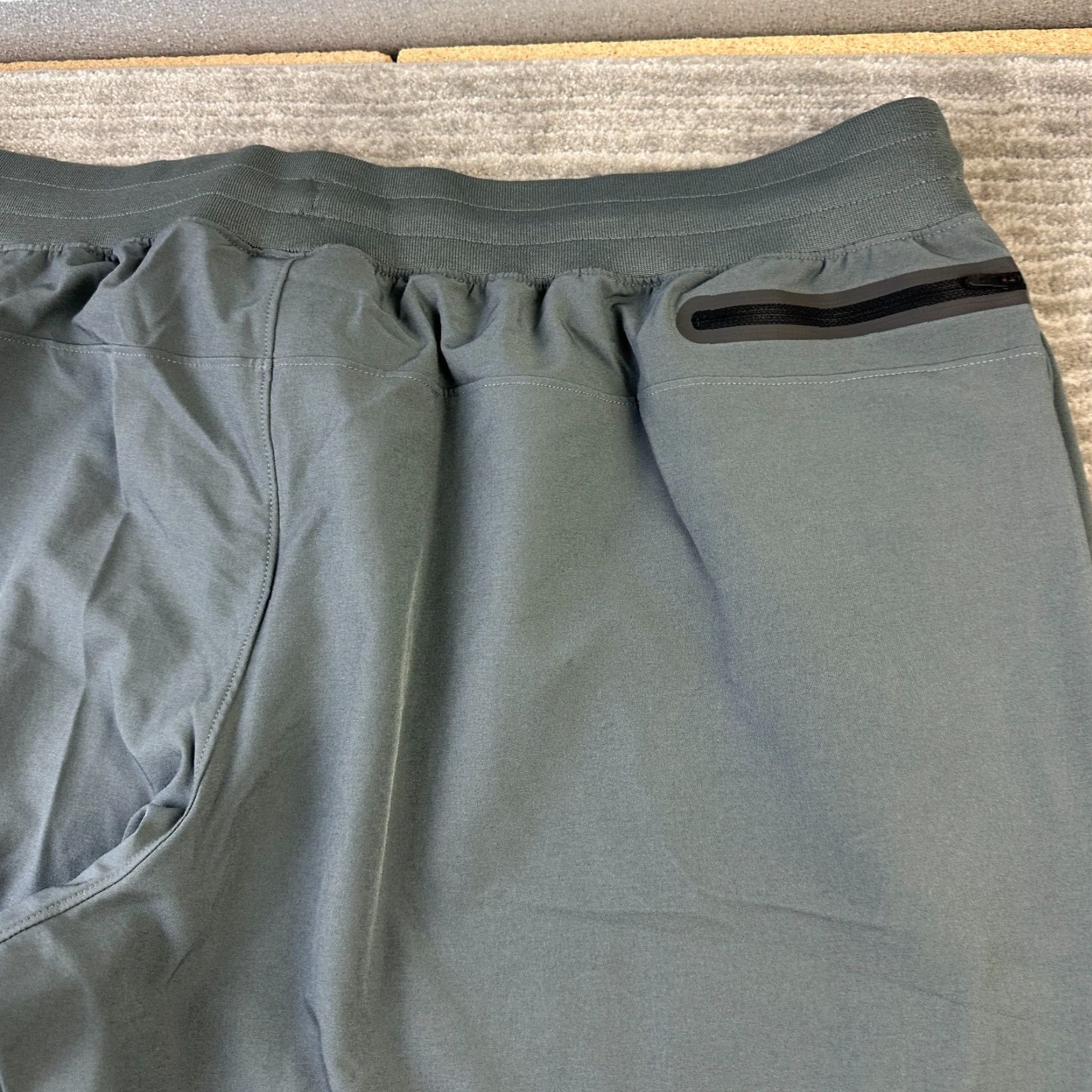 Under Armour Under Armour Pants Mens 3XL Elite Straight Sweatpants Green Pockets Regular 31 in Inseam Activewear Athletic Size US 39 - 4 Thumbnail