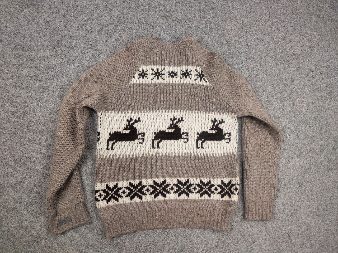 Vintage Vintage 90's Brown Bison Canada Pattern Hand Knit Sweater Size US L / EU 52-54 / 3 - 9 Thumbnail